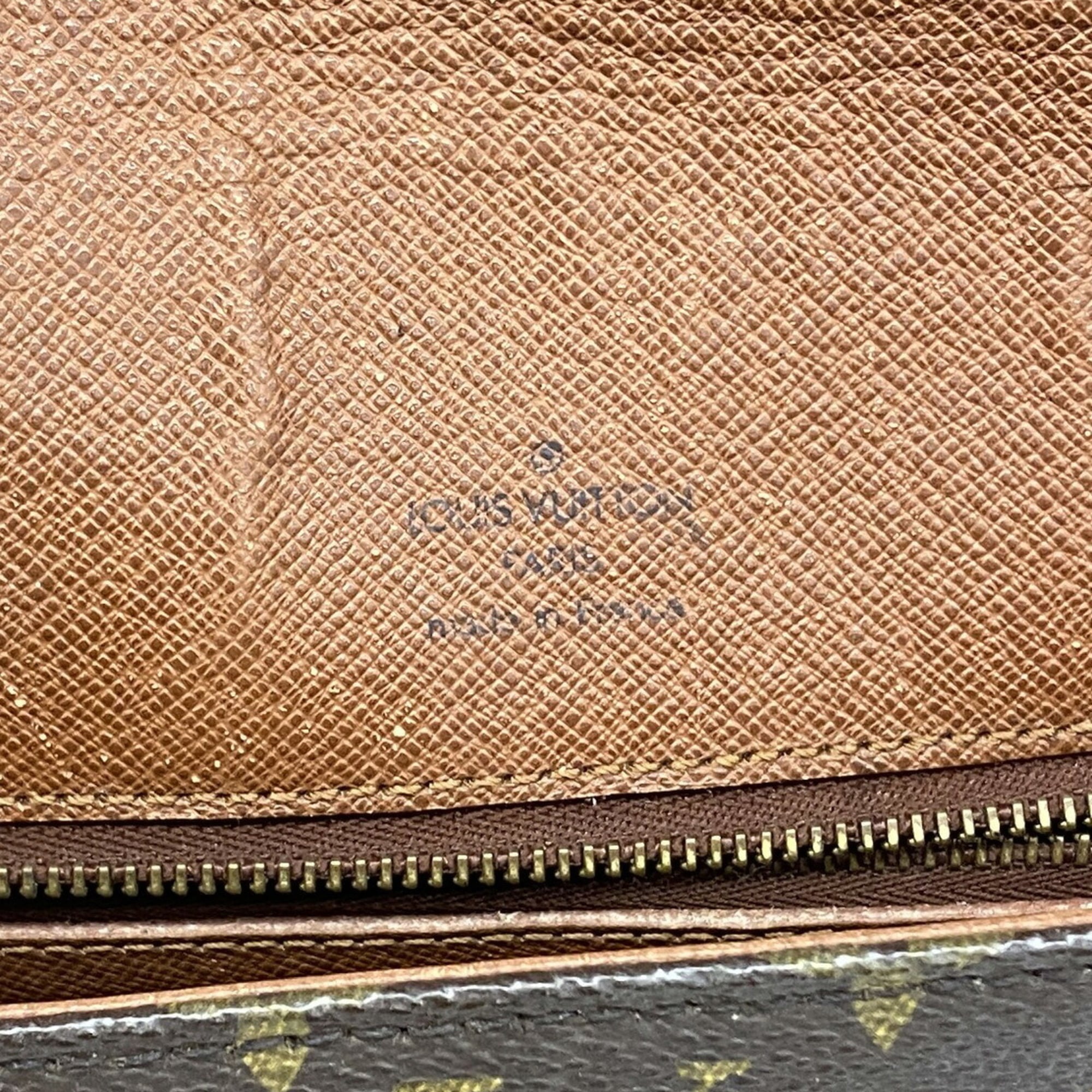 Louis Vuitton Brown Shoulder Bag (Pre-Owned)