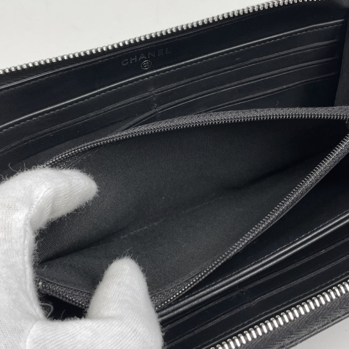 Chanel Matelasse Black Leather Long Wallet (Bi-Fold) (Pre-Owned)