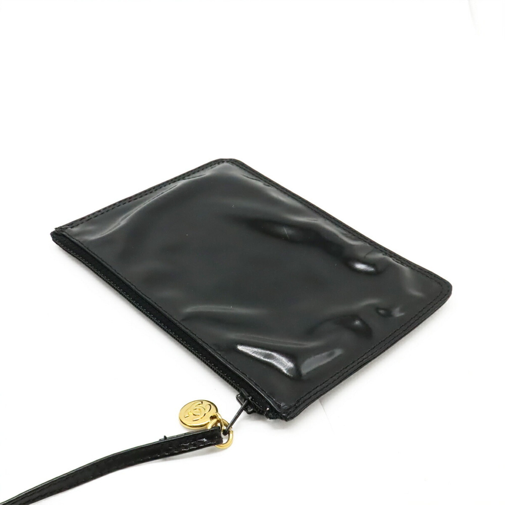 Chanel Black Leather Shoulder Bag (Pre-Owned)