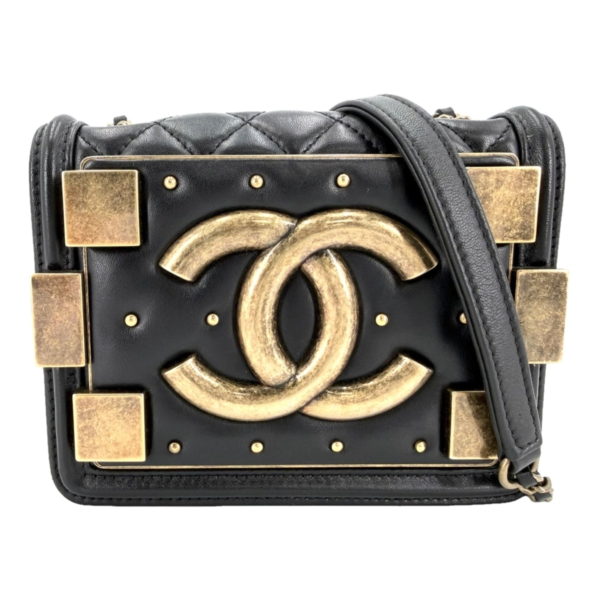 Chanel Matelasse Black Leather Shoulder Bag (Pre-Owned)
