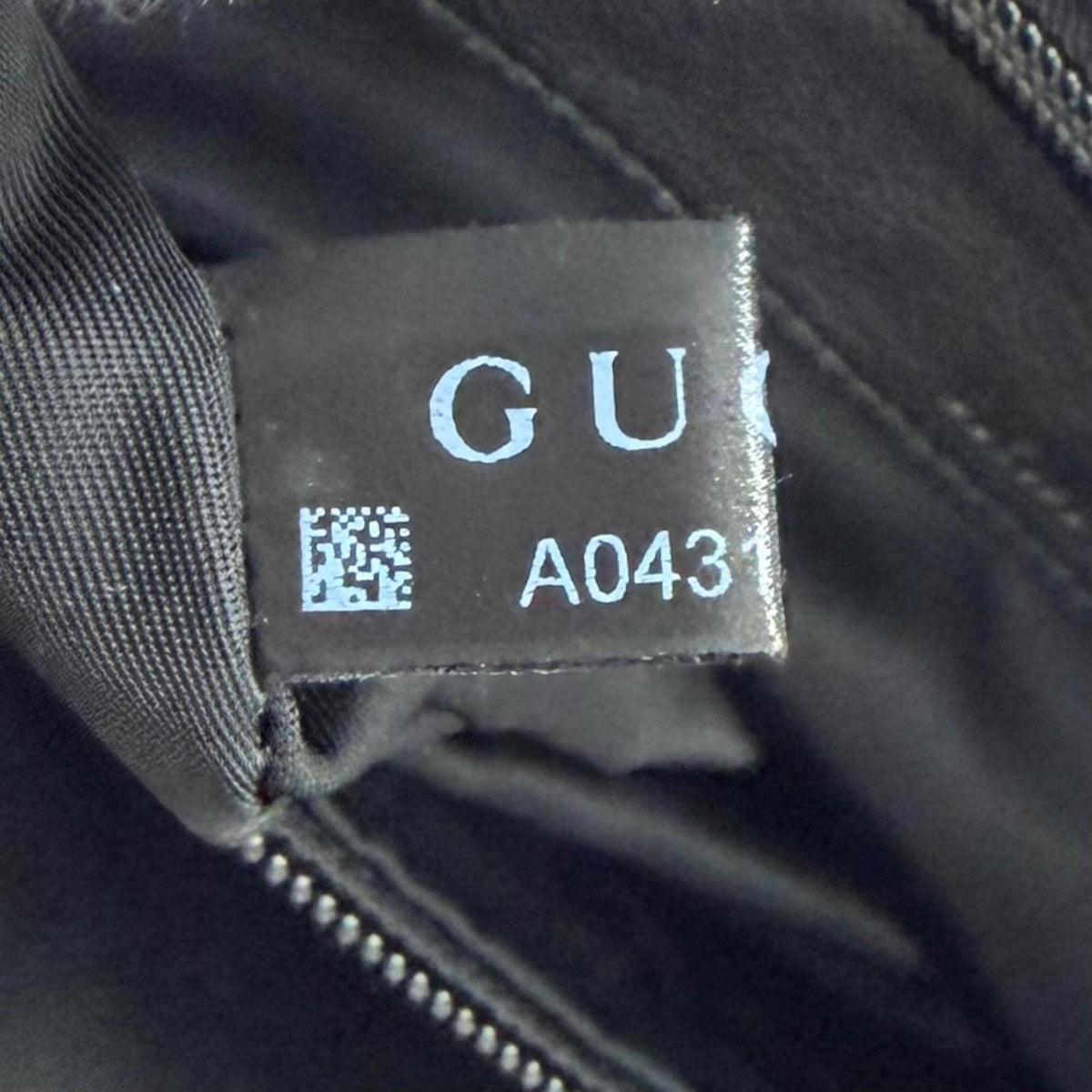 Gucci Black Nylon Leather Shoulder Bag Sling Bag (Pre-Owned)