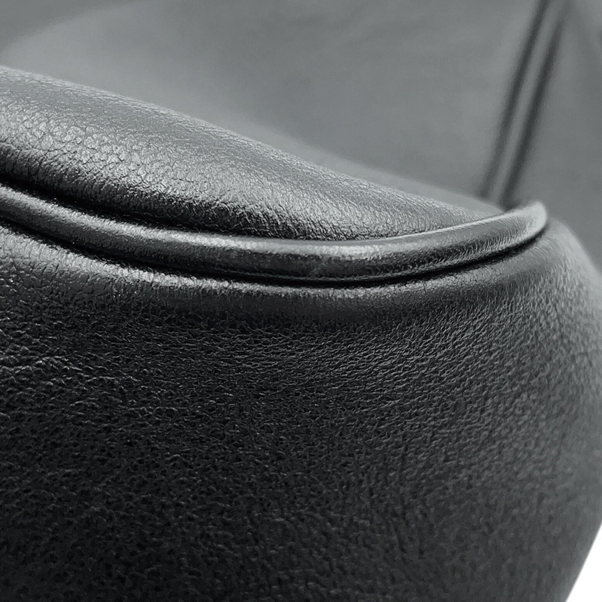 Gucci Black Gray Leather Handbag (Pre-Owned)