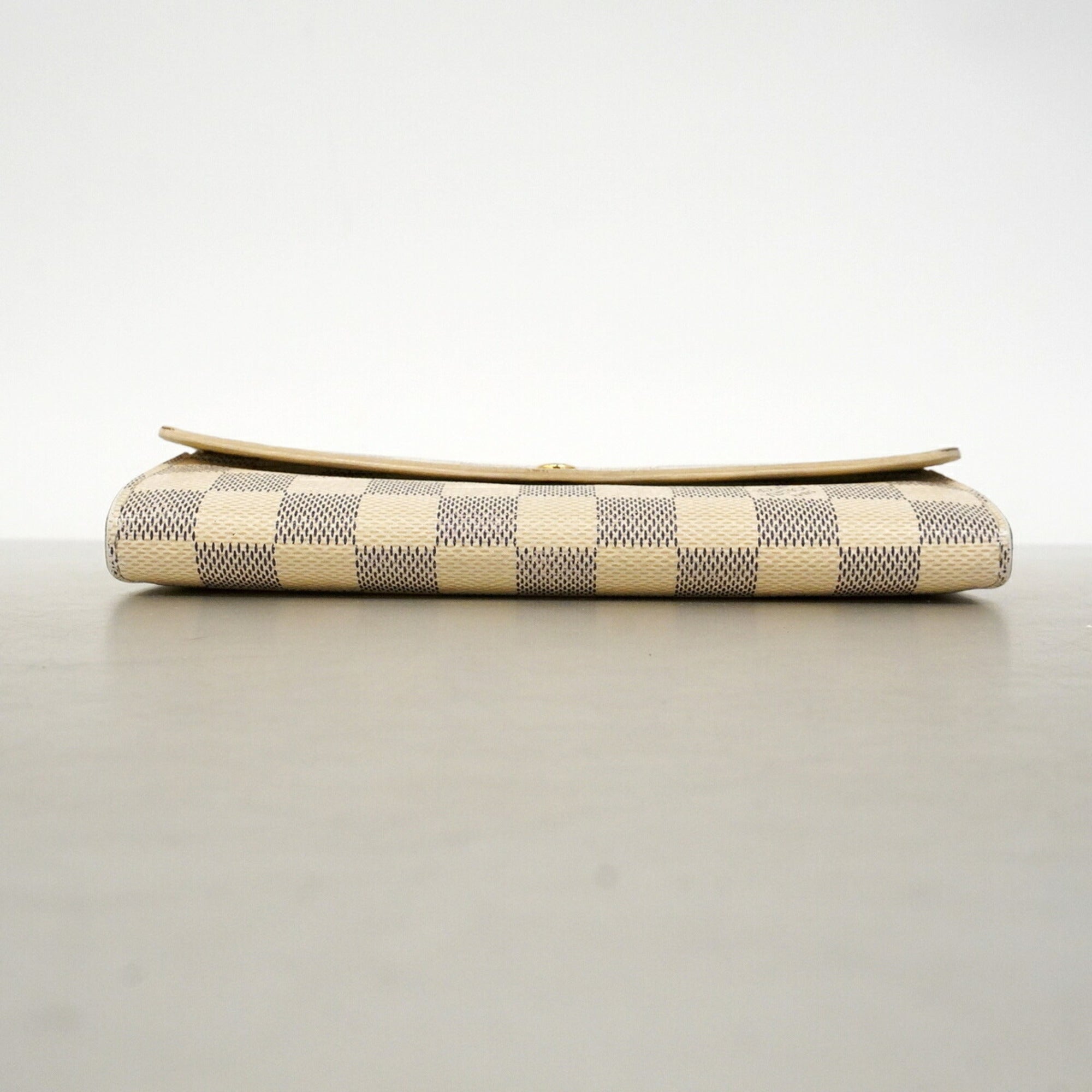 Louis Vuitton White Long Wallet (Bi-Fold) (Pre-Owned)