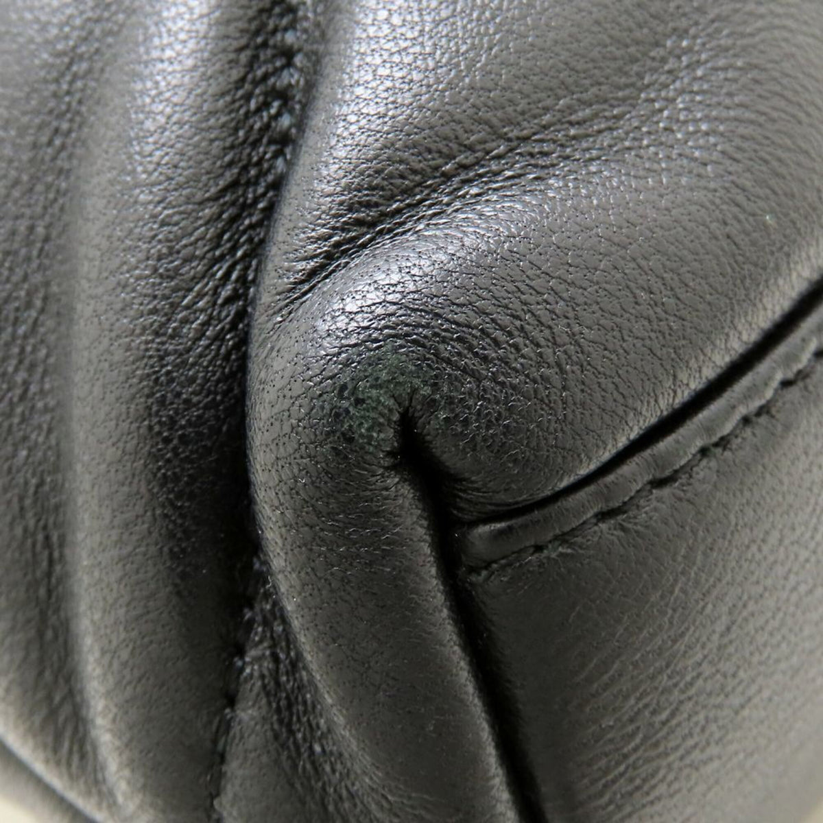 Yves Saint Laurent Black Shoulder Bag (Pre-Owned)