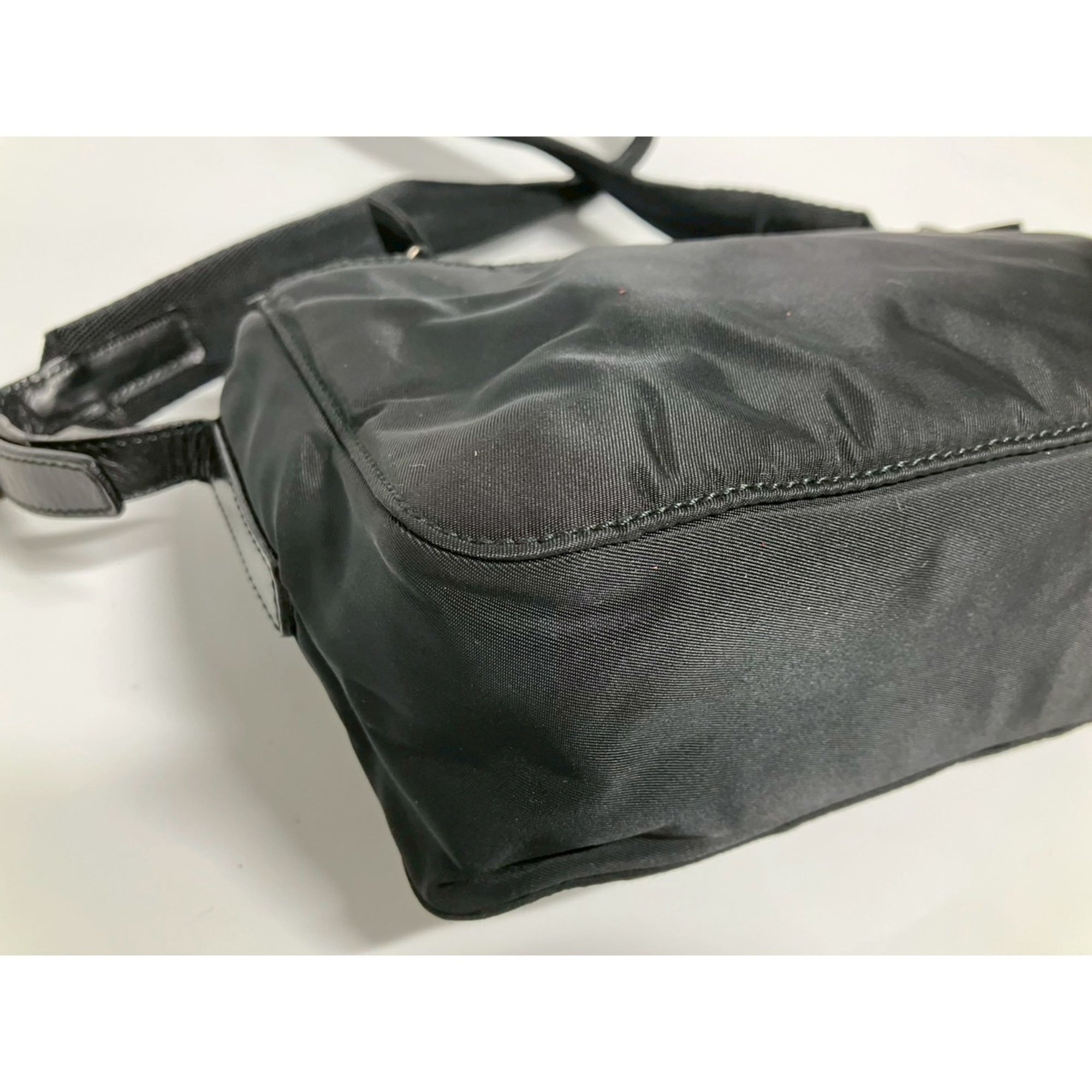 Prada Black Nylon Shoulder Bag (Pre-Owned)