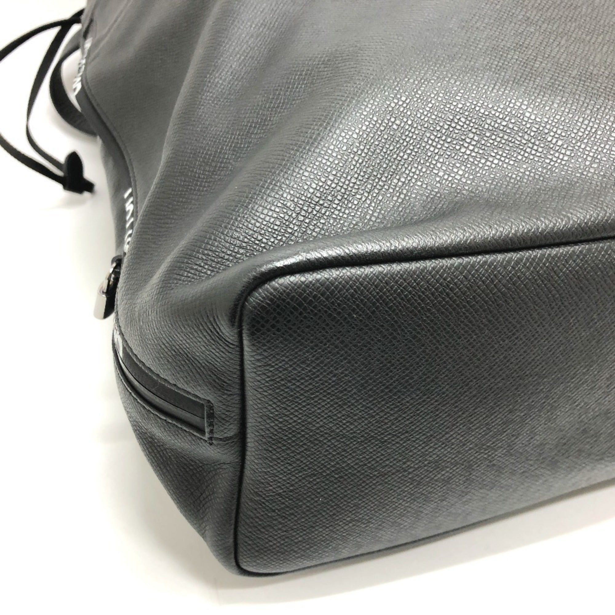 Louis Vuitton Taiga Ardoise Taiga Leather Tote Bag (Pre-Owned)