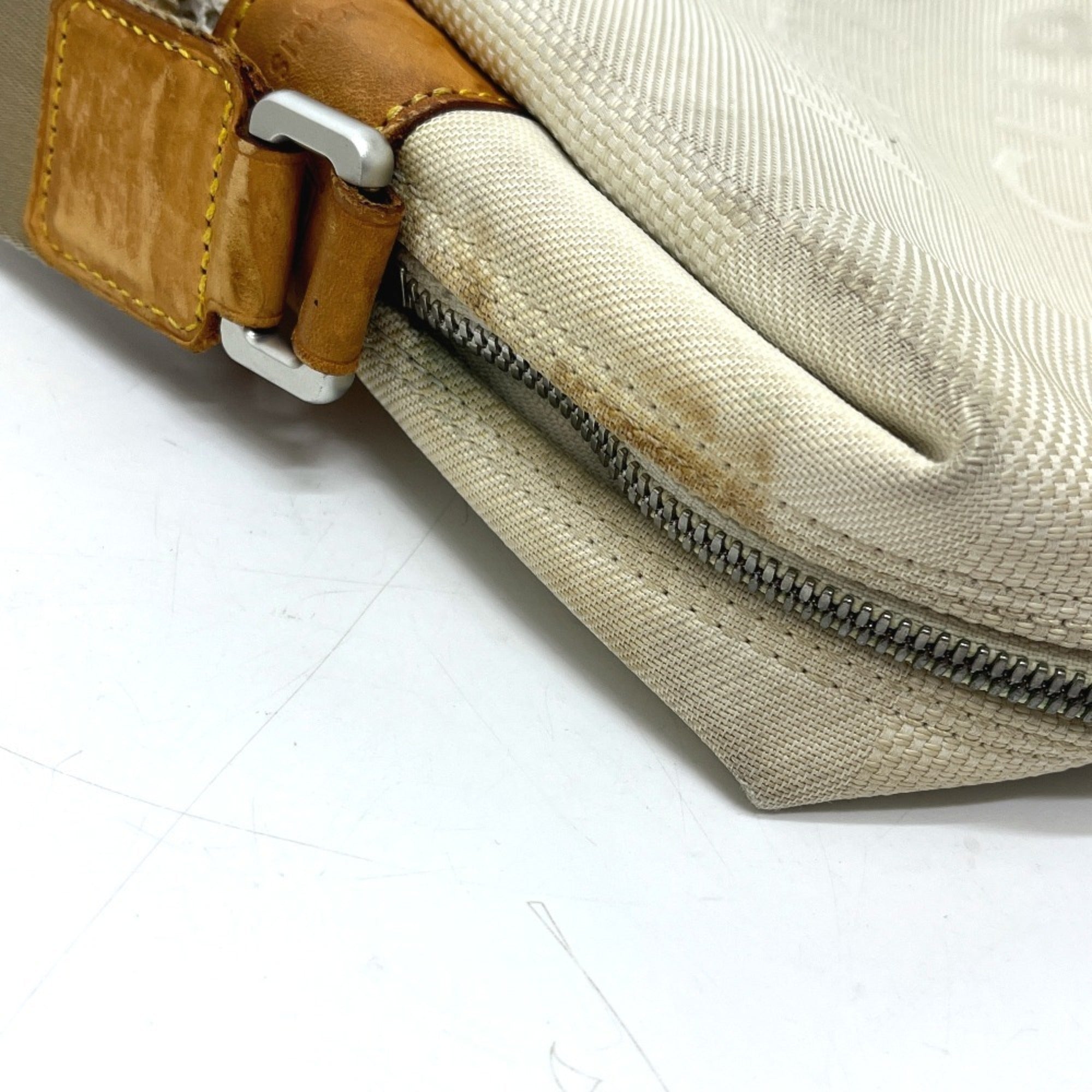 Louis Vuitton White Damier Geant Canvas Pochette Shoulder Bag (Pre-Owned)