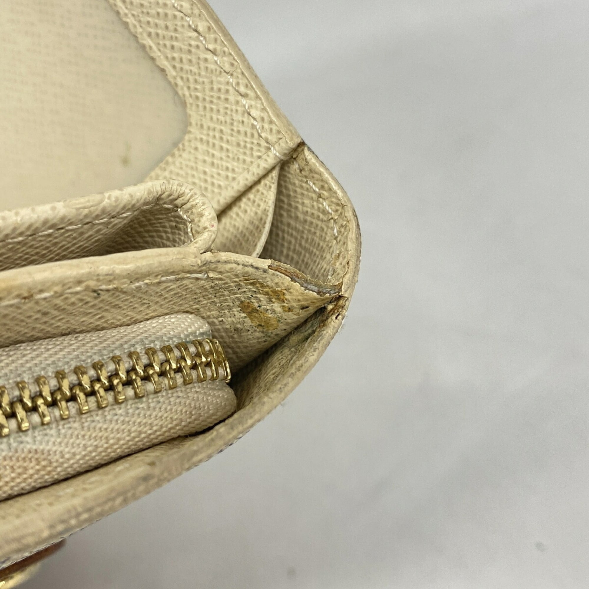 Louis Vuitton White Wallet (Tri-Fold) (Pre-Owned)