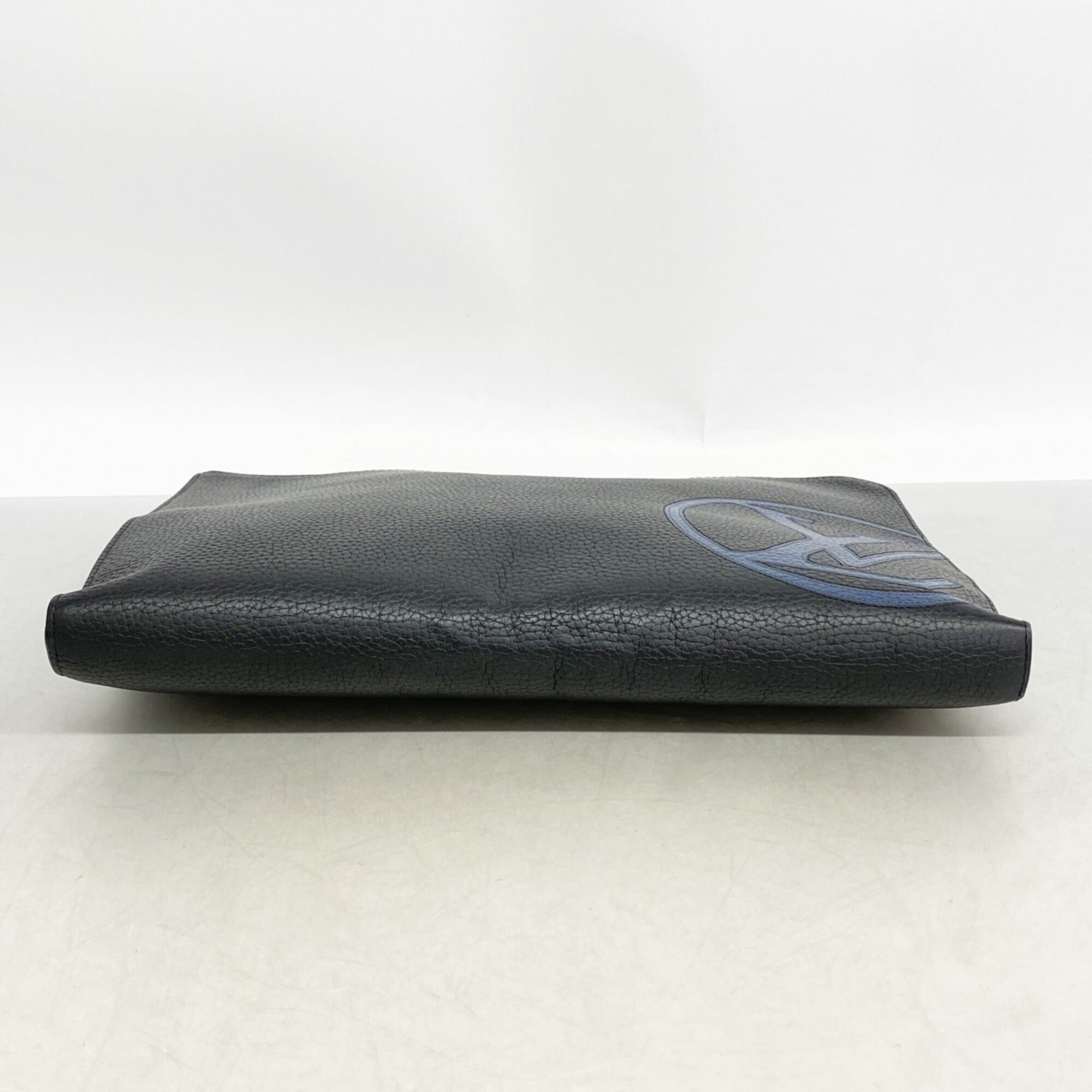 Louis Vuitton Noir Clutch Bag (Pre-Owned)