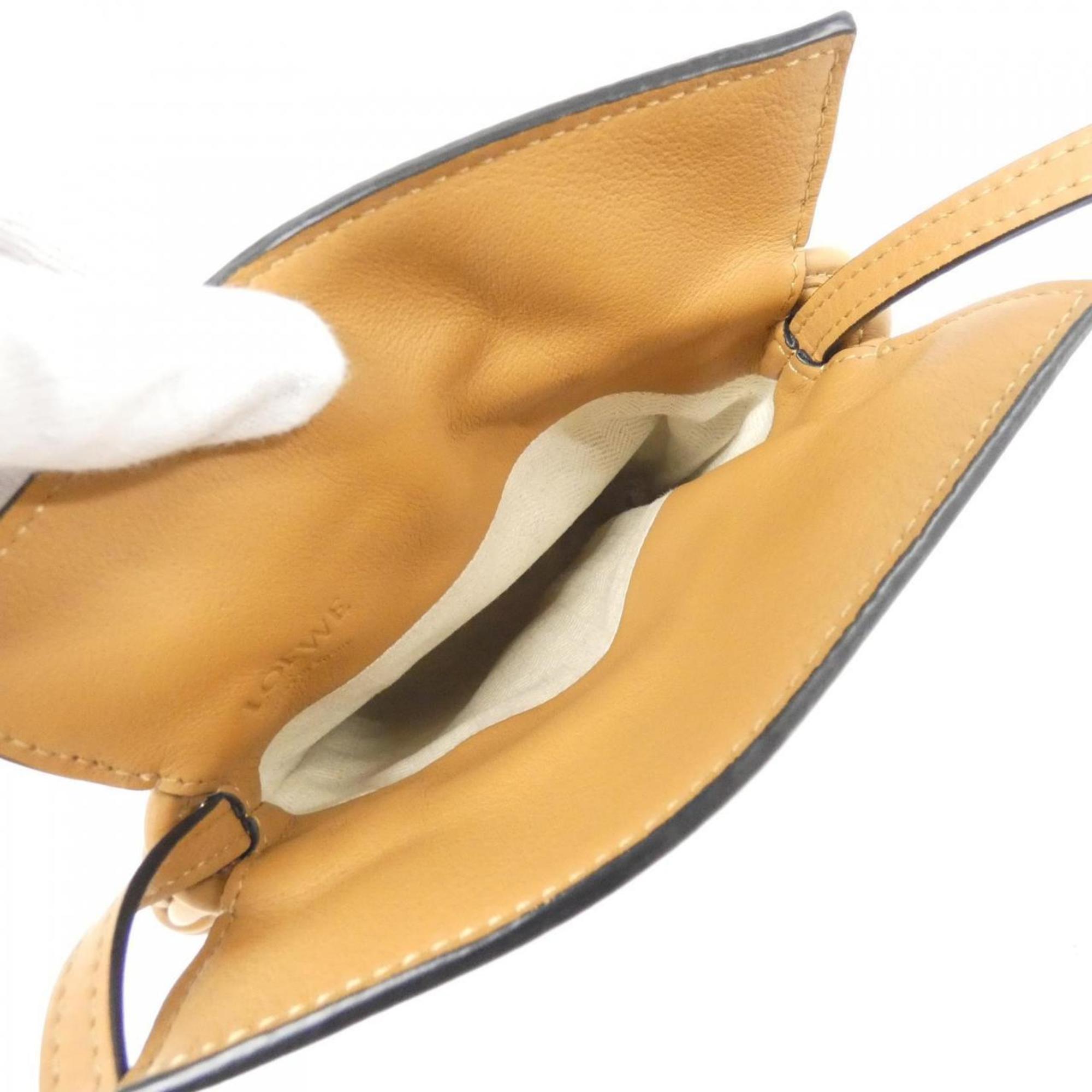 Loewe Beige Leather Shoulder Bag (Pre-Owned)