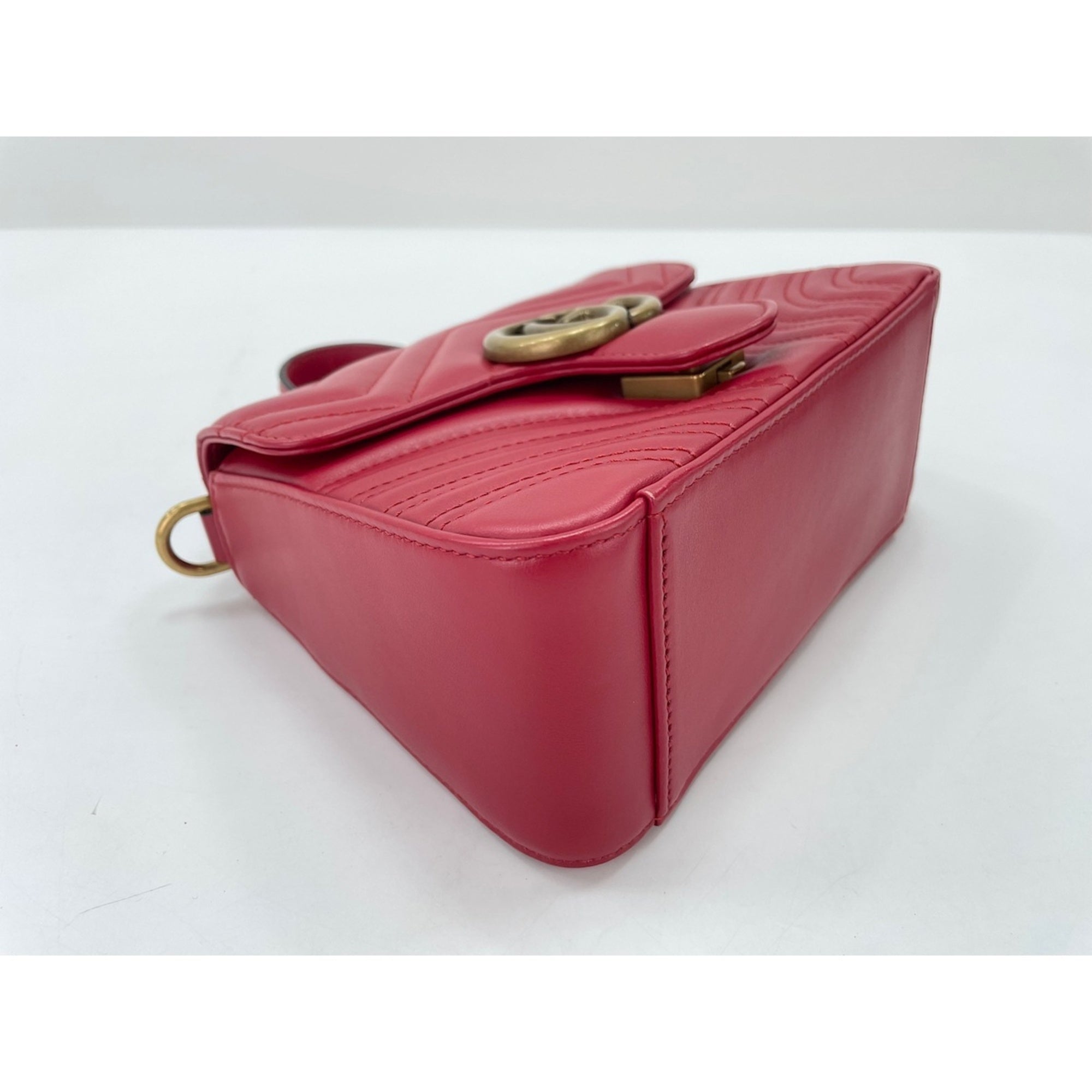 Gucci Red Color Shoulder Bag (Pre-Owned)