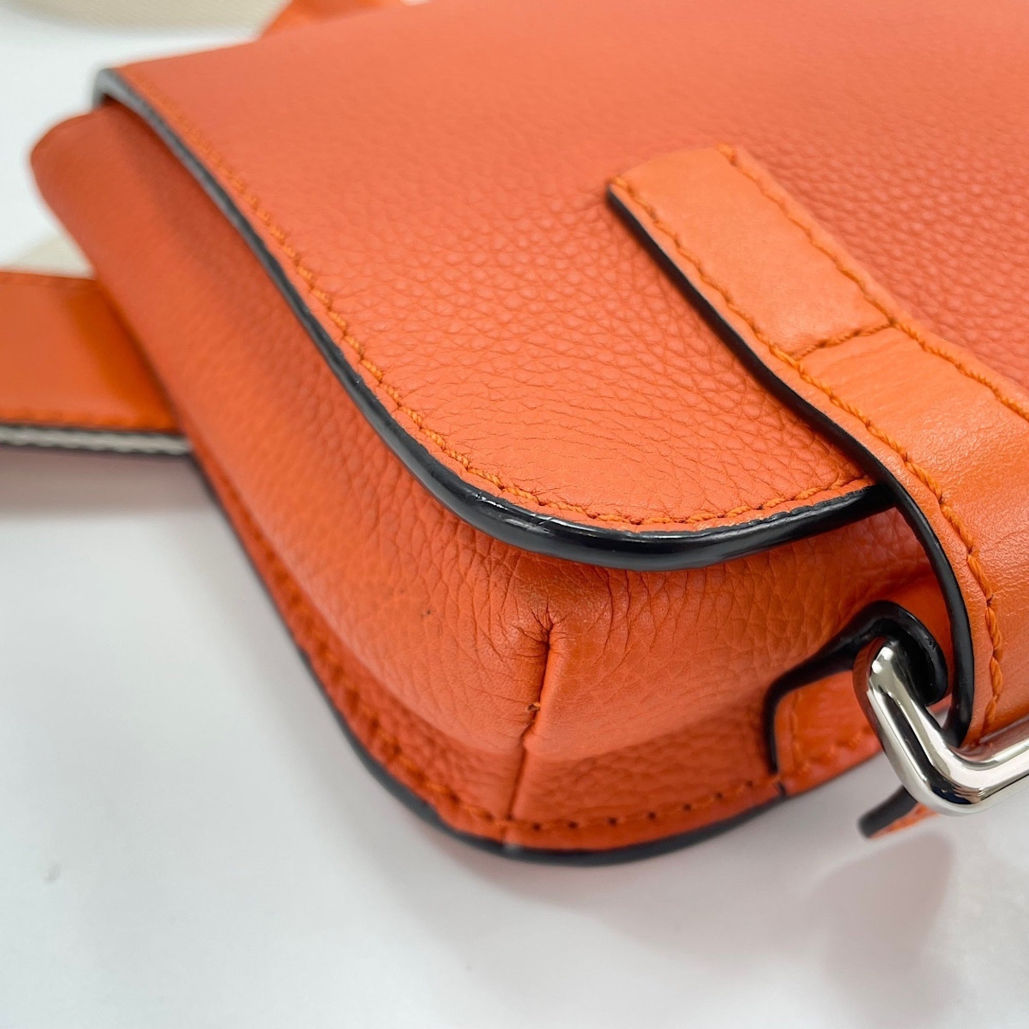 Loewe Orange Leather Shoulder Bag (Pre-Owned)