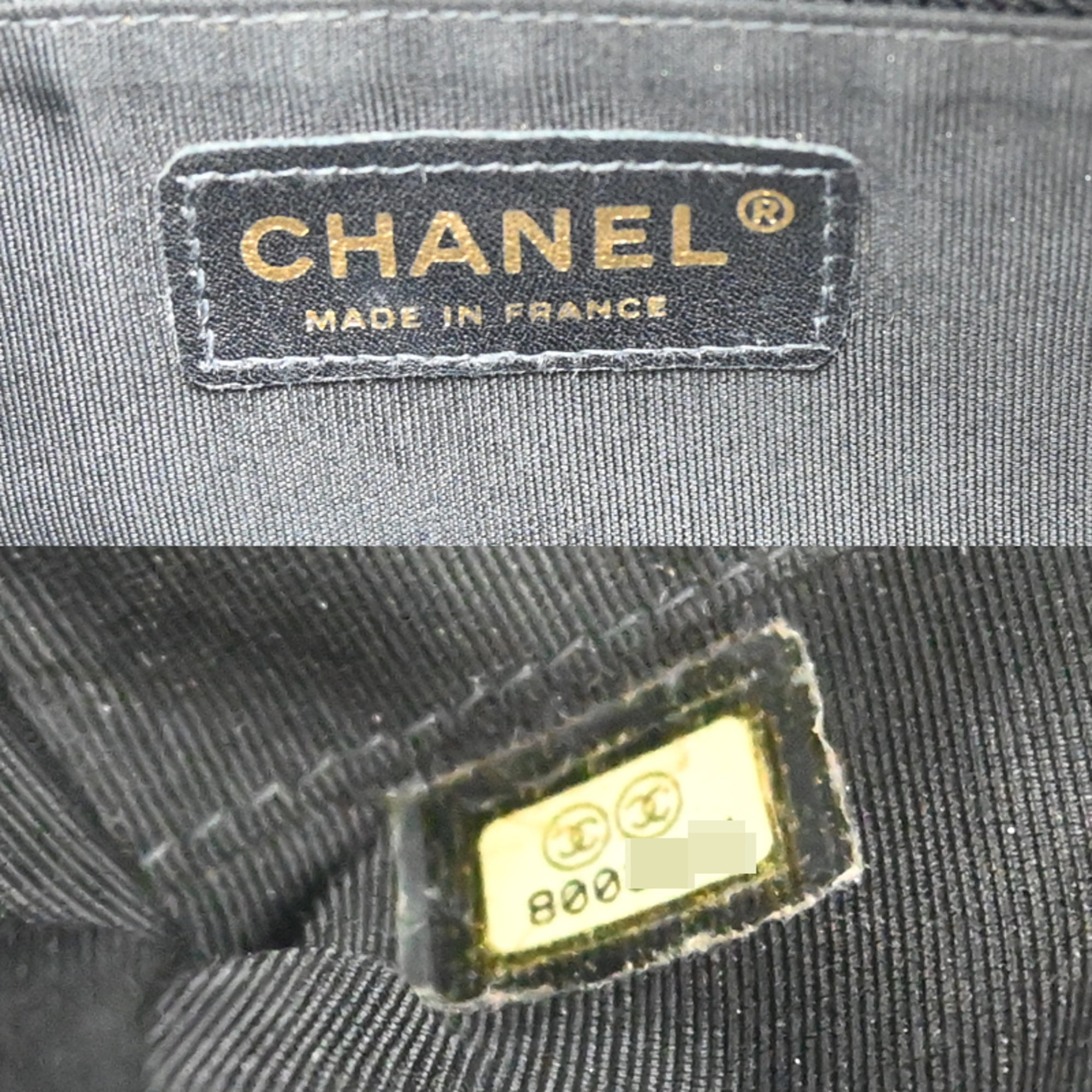 Chanel Black Grained Calfskin Handbag (Pre-Owned)
