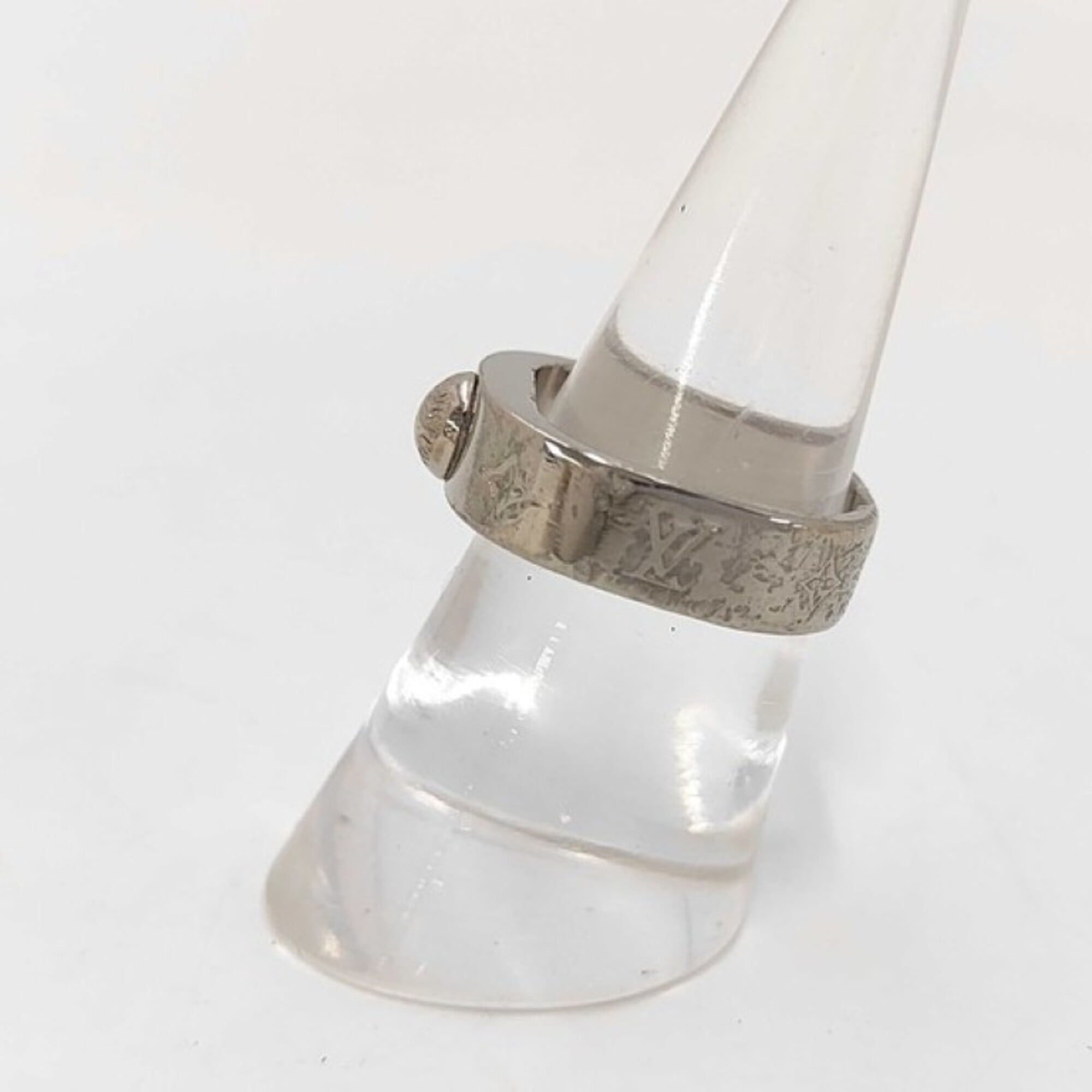 Louis Vuitton Silver Metal Band Ring (Pre-Owned)