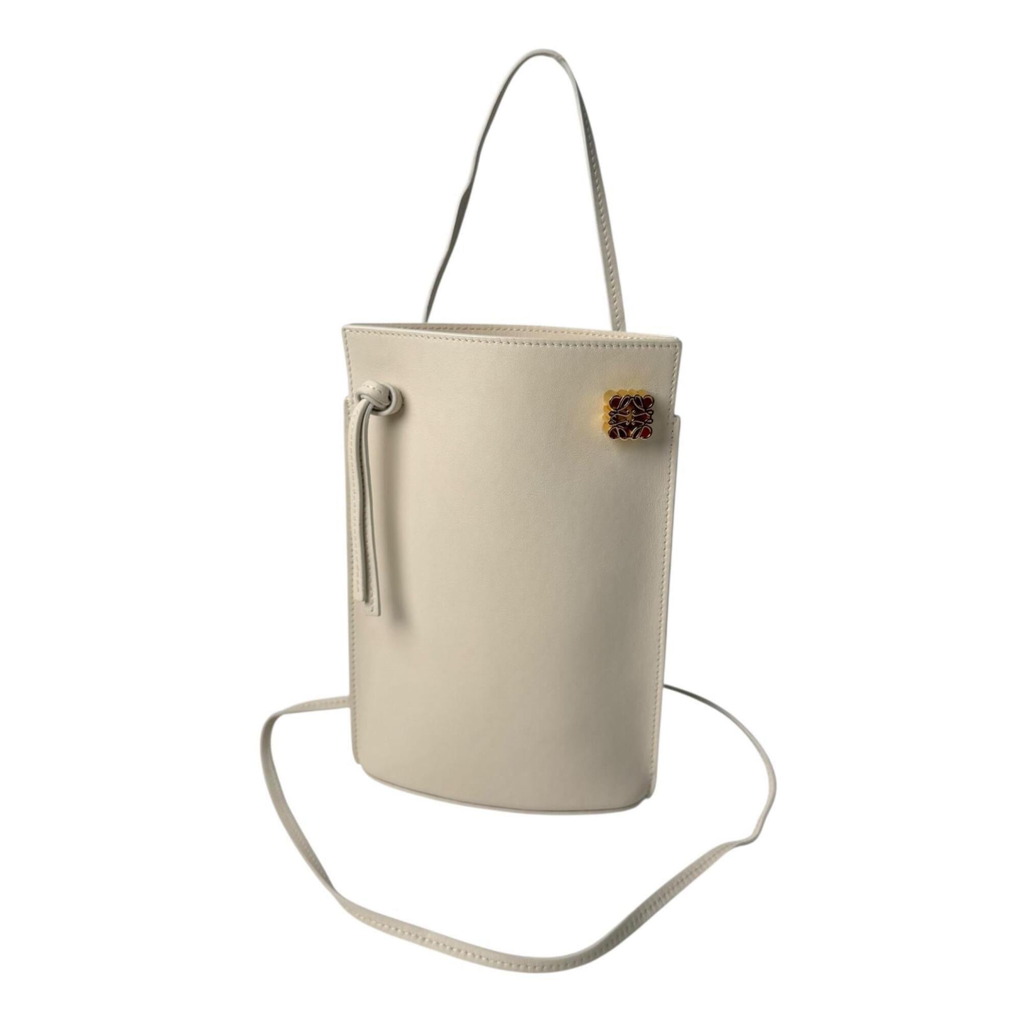 Loewe White Leather Shoulder Bag (Pre-Owned)