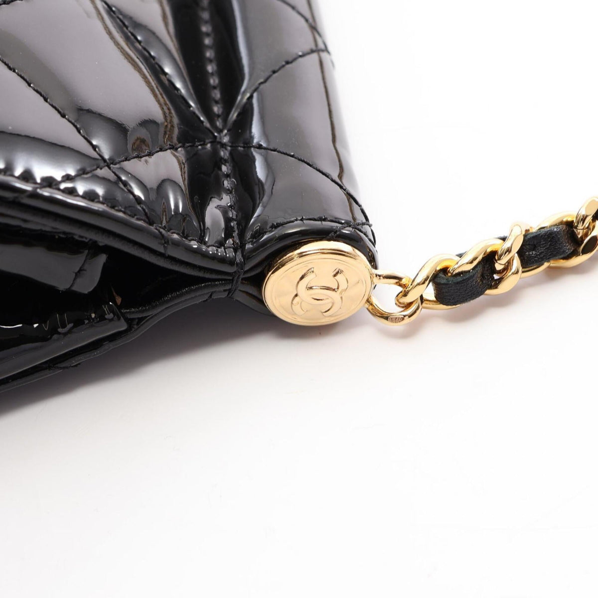Chanel Black Patent Leather Handbag Shoulder Bag (Pre-Owned)