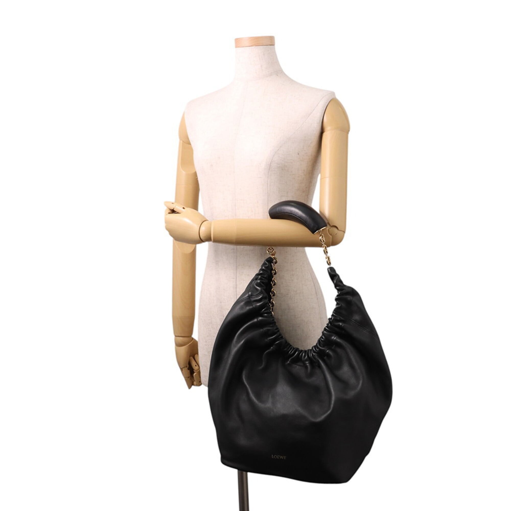 Loewe Black Leather Shoulder Bag (Pre-Owned)