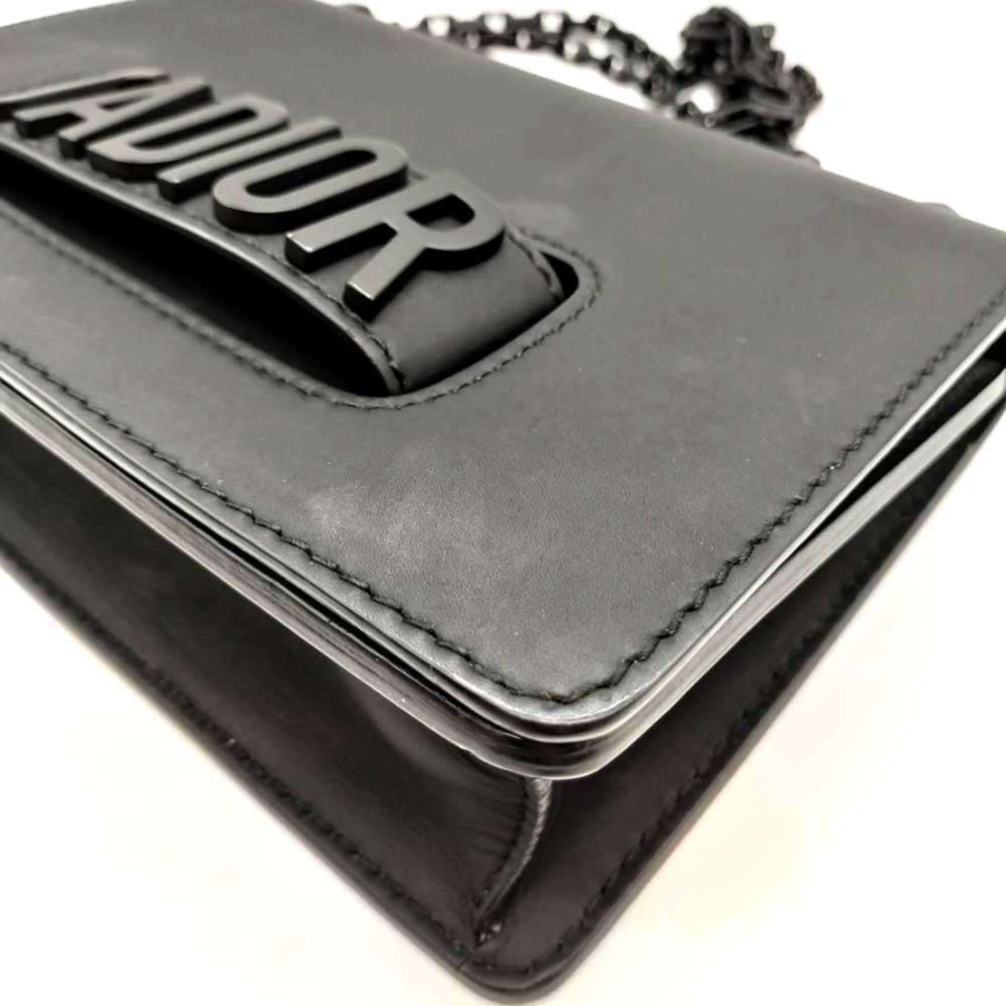 Christian Dior Black Leather Shoulder Bag (Pre-Owned)