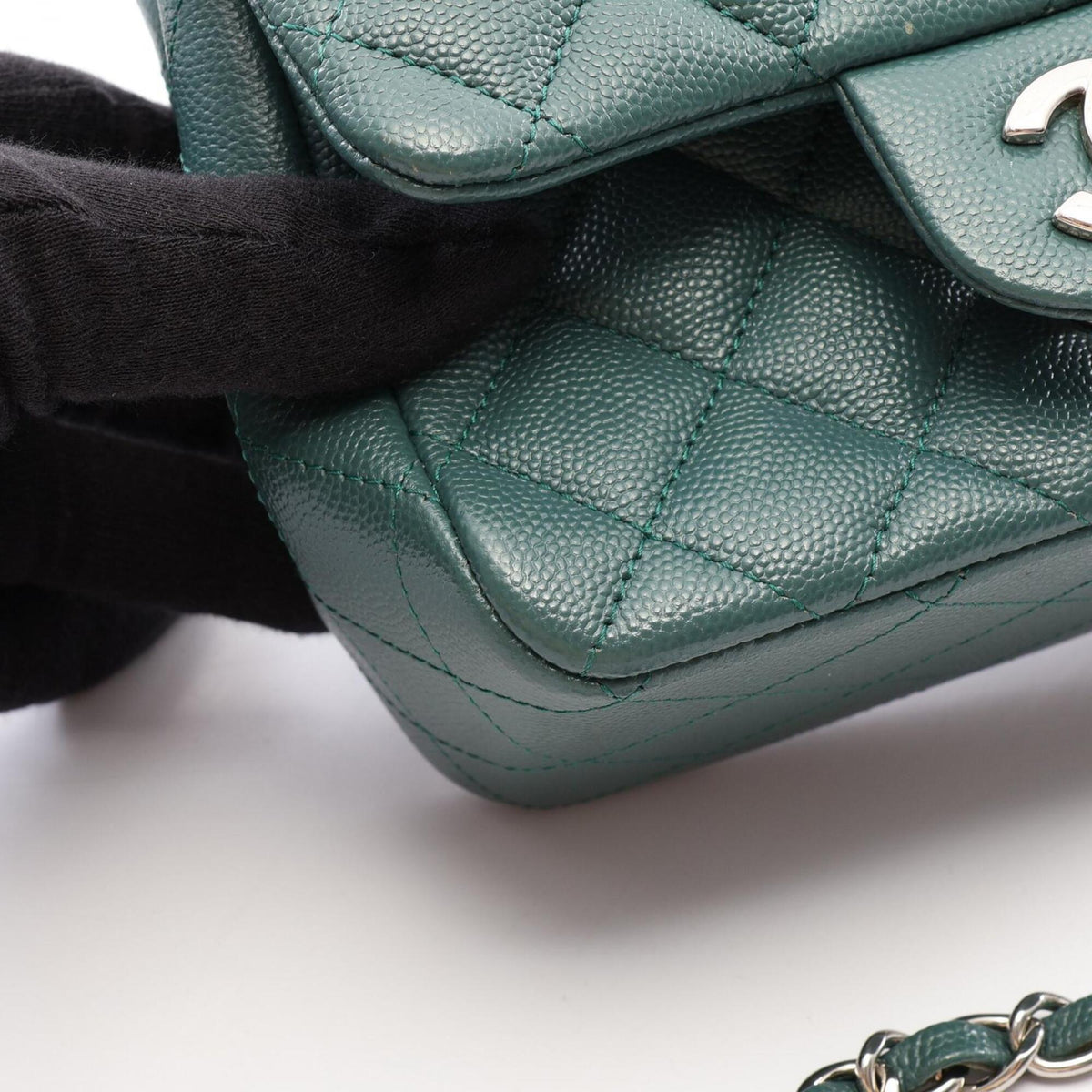 Chanel Green Grained Calfskin Handbag Shoulder Bag (Pre-Owned)