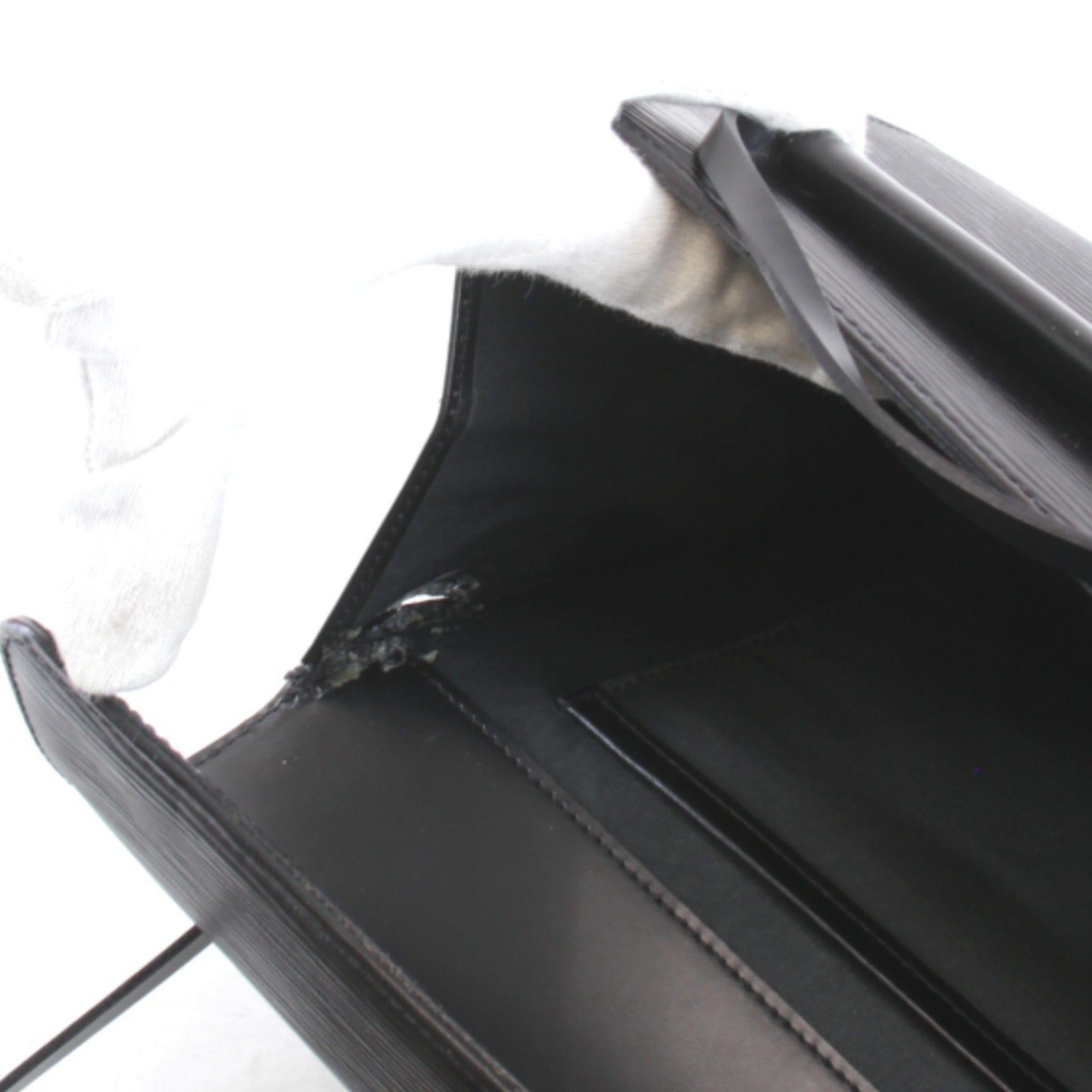Louis Vuitton Black Epi Leather Shoulder Bag (Pre-Owned)