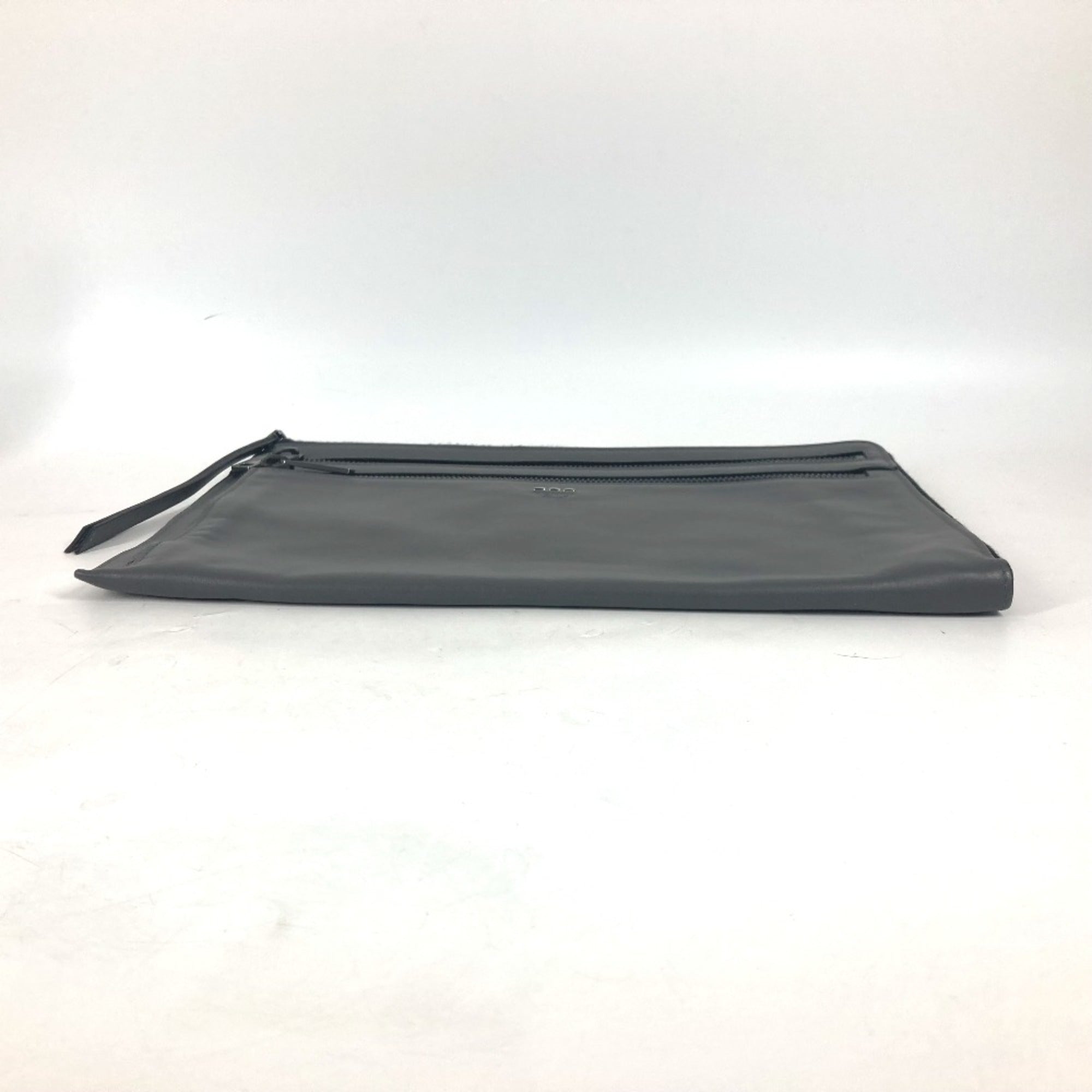 Fendi Gray Leather Clutch Bag (Pre-Owned)