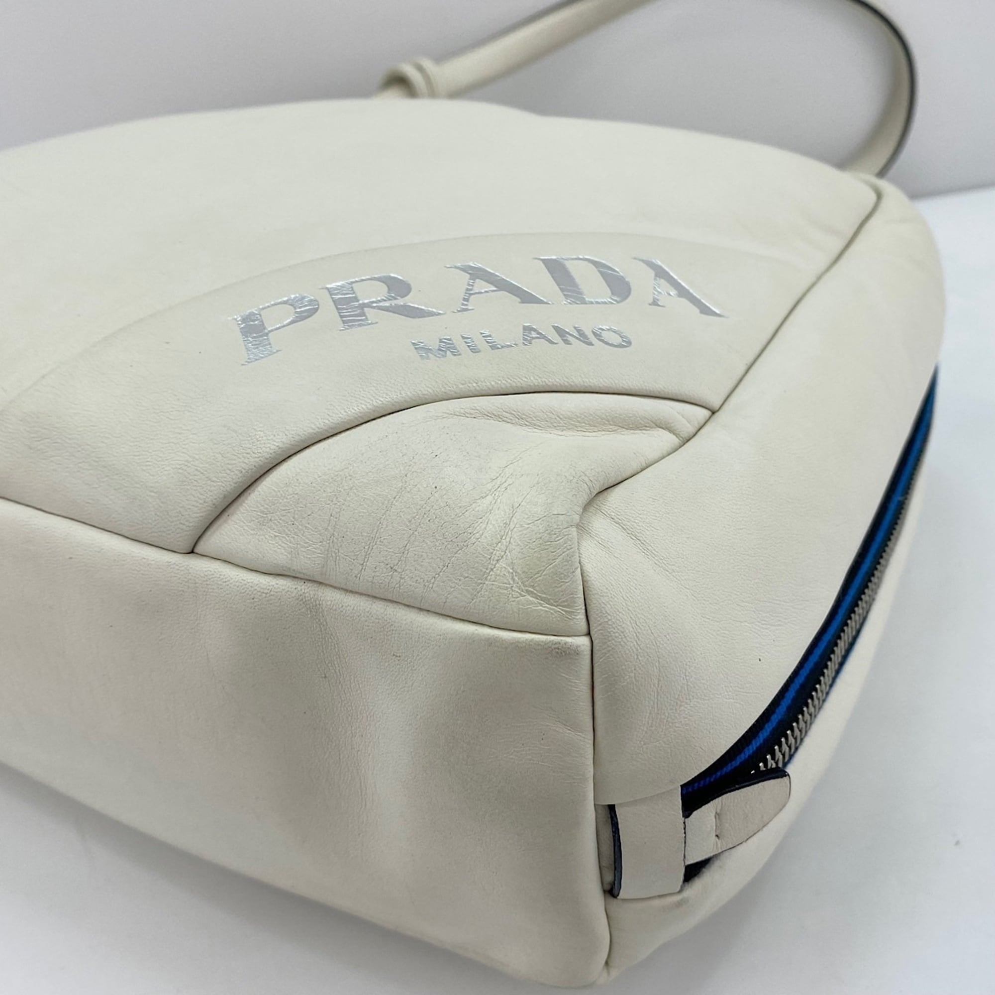 Prada White Shoulder Bag (Pre-Owned)