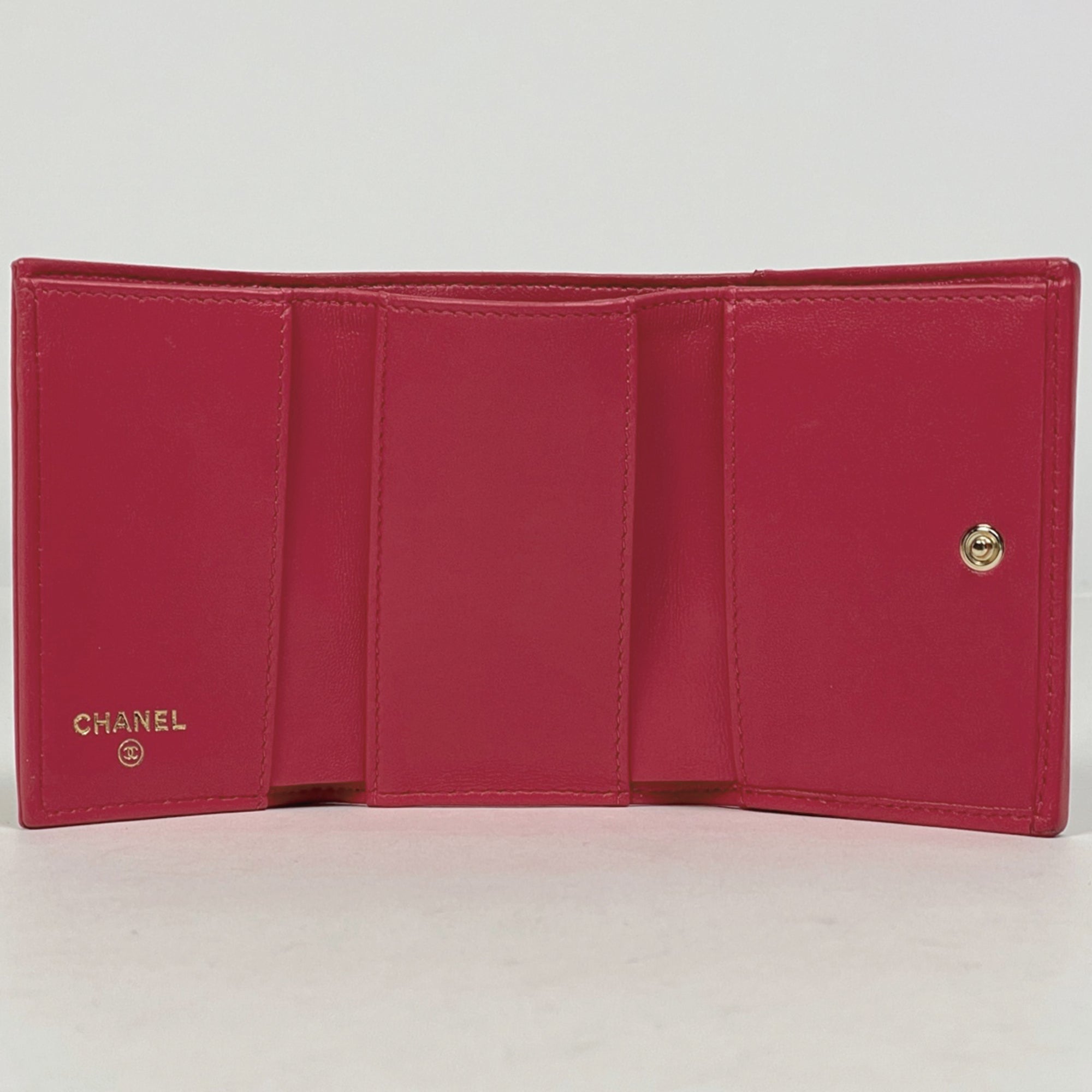 Chanel Pink Leather Wallet (Tri-Fold) (Pre-Owned)
