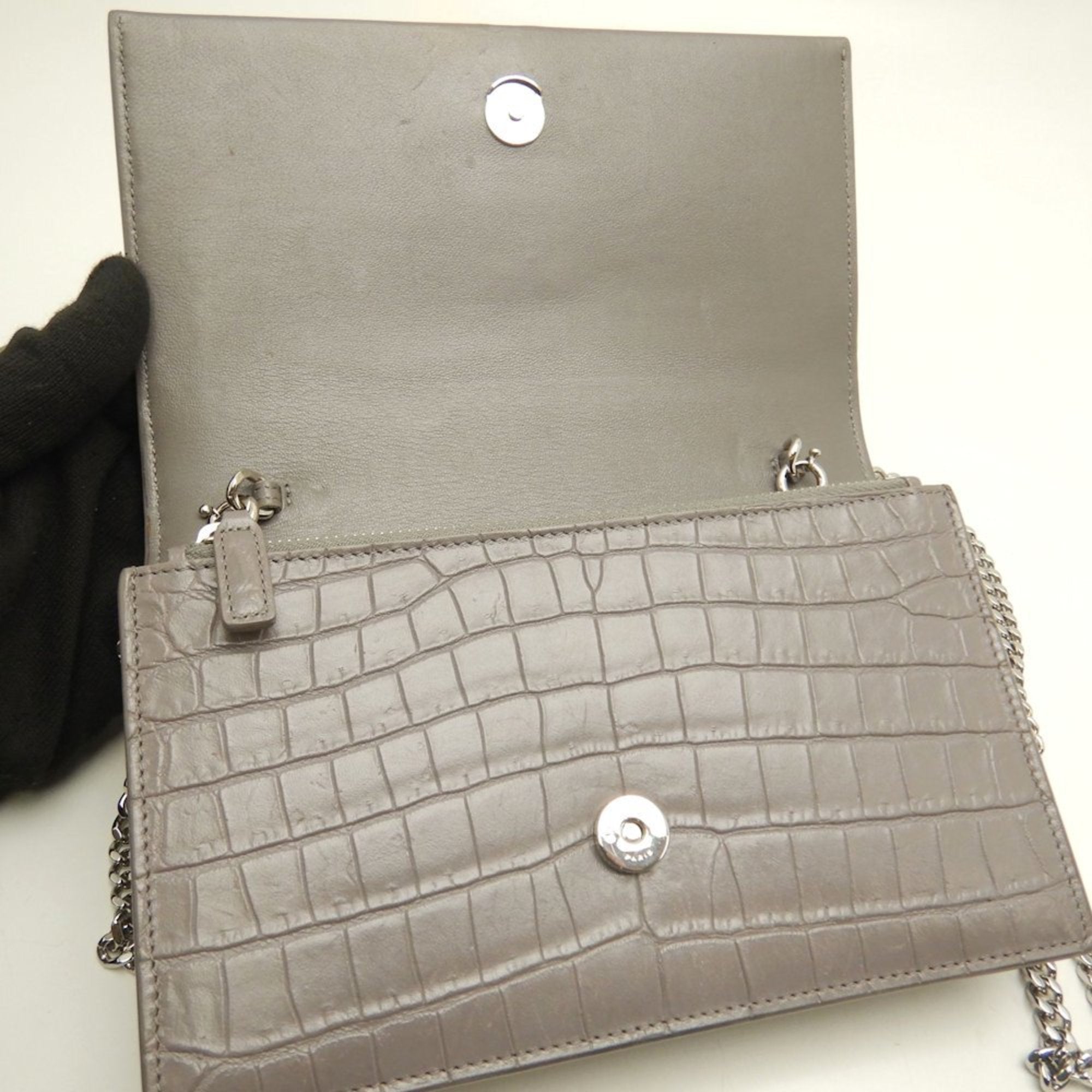 Yves Saint Laurent Grayish Leather Shoulder Bag (Pre-Owned)