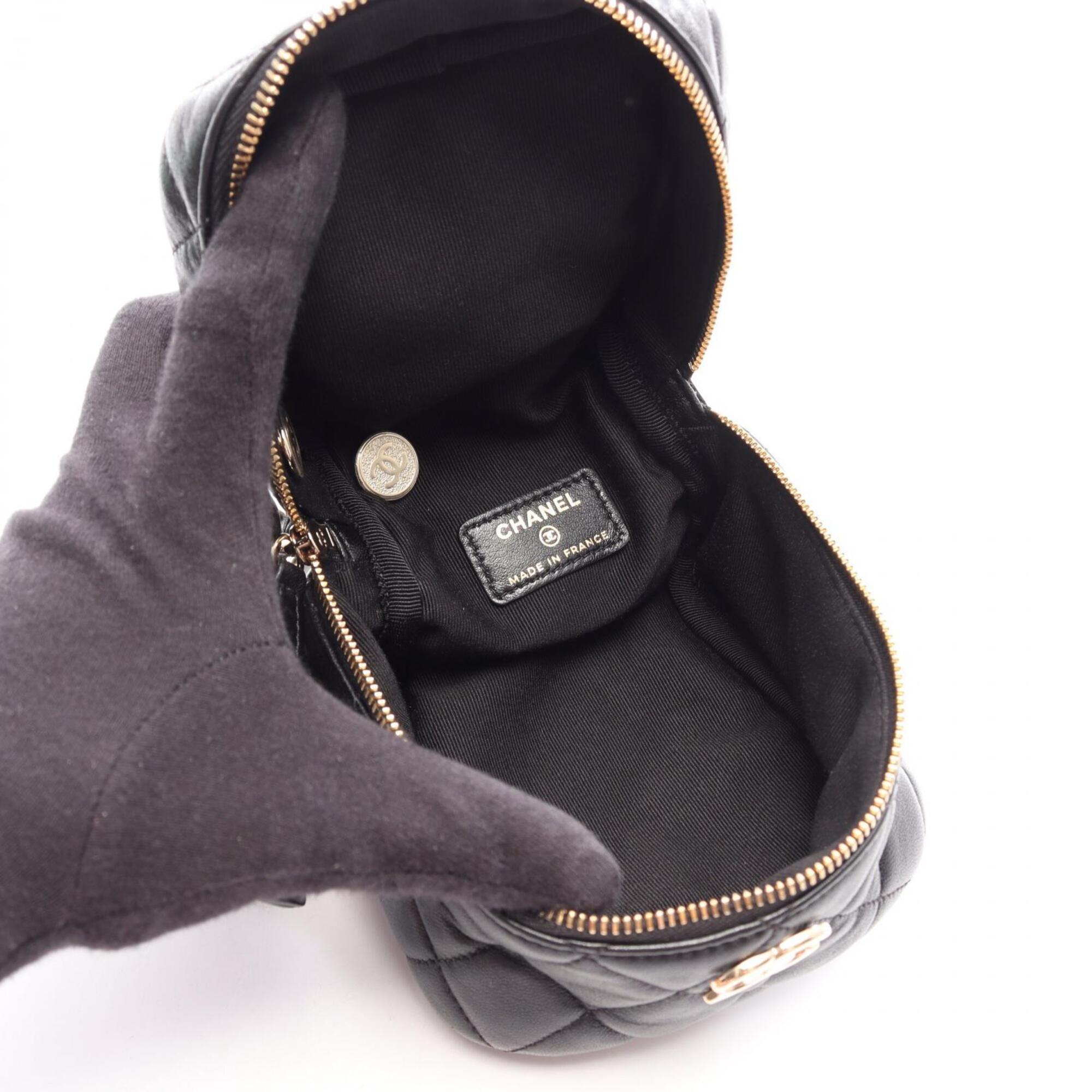 Chanel Black Leather Clutch Bag Handbag (Pre-Owned)