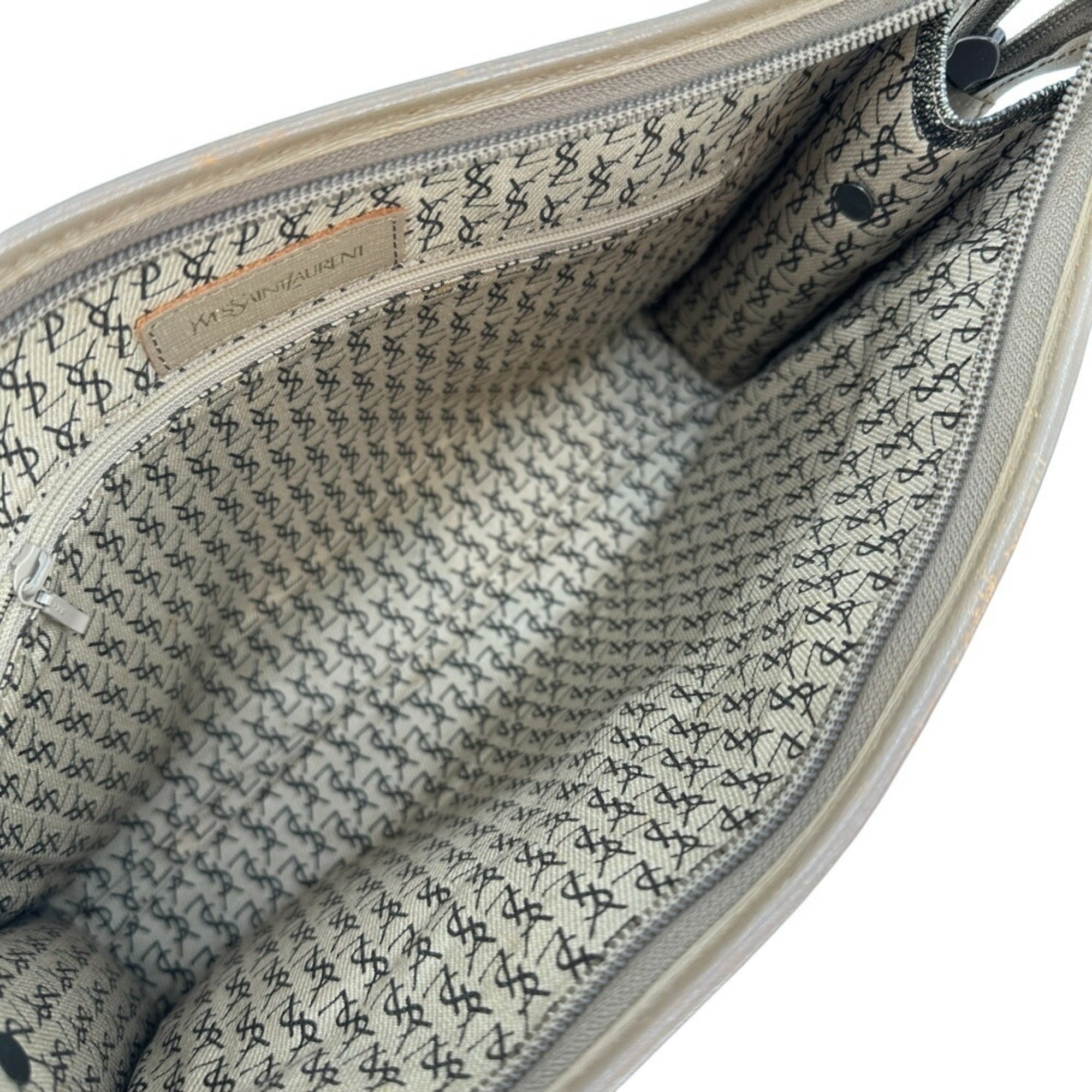 Yves Saint Laurent Leather Clutch Bag (Pre-Owned)