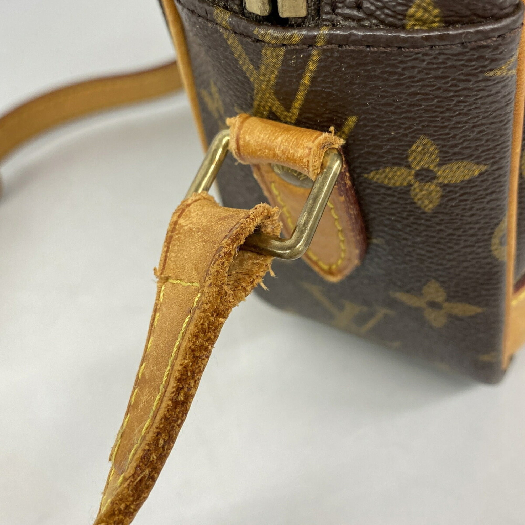 Louis Vuitton Brown Shoulder Bag (Pre-Owned)