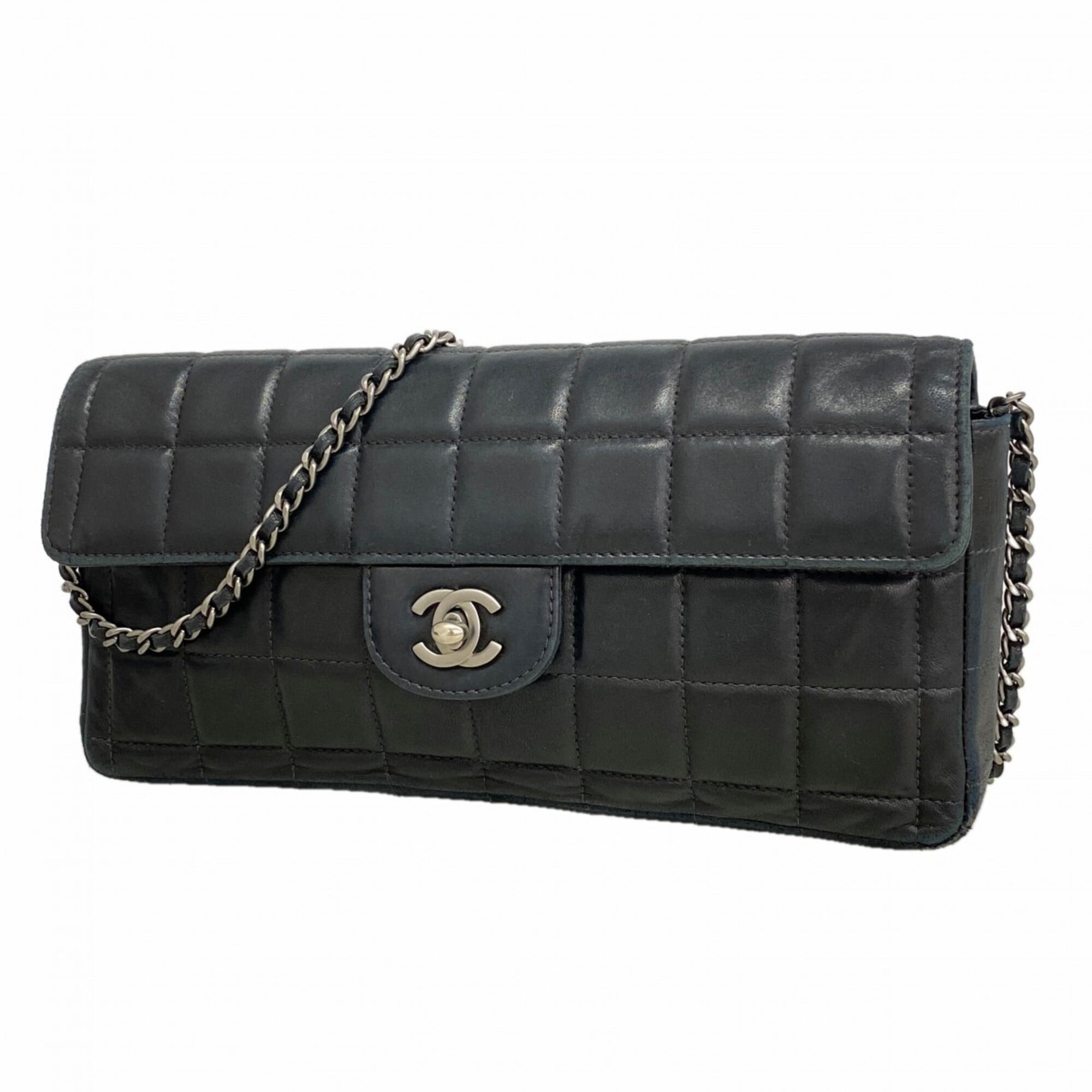 Chanel Black Leather Shoulder Bag (Pre-Owned)