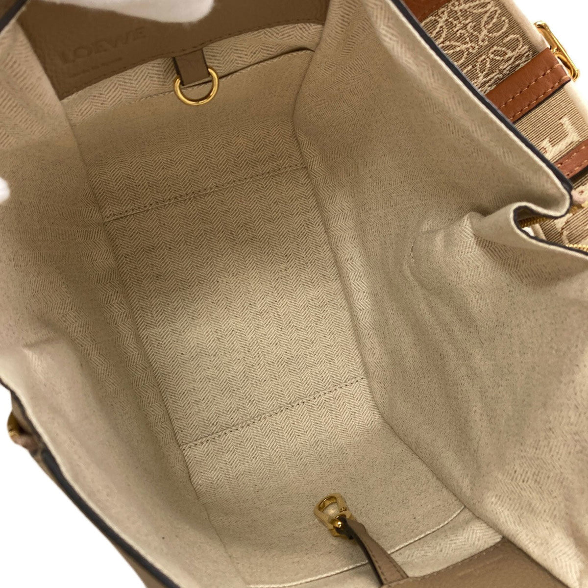 Loewe Brown Leather Handbag (Pre-Owned)