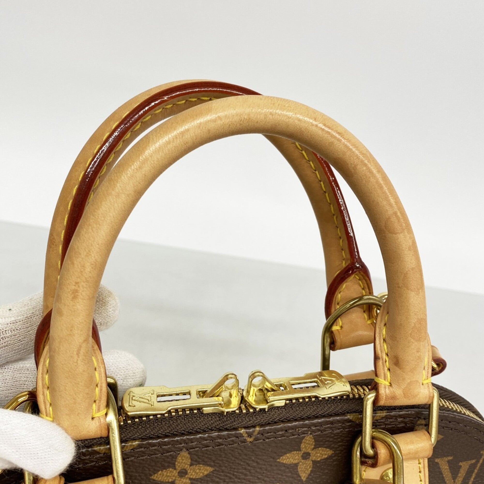 Louis Vuitton Brown Handbag (Pre-Owned)