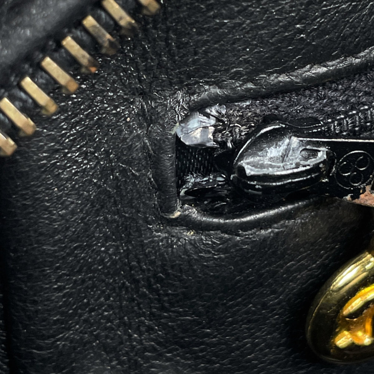 Chanel Matelasse Black Grained Calfskin Shoulder Bag (Pre-Owned)