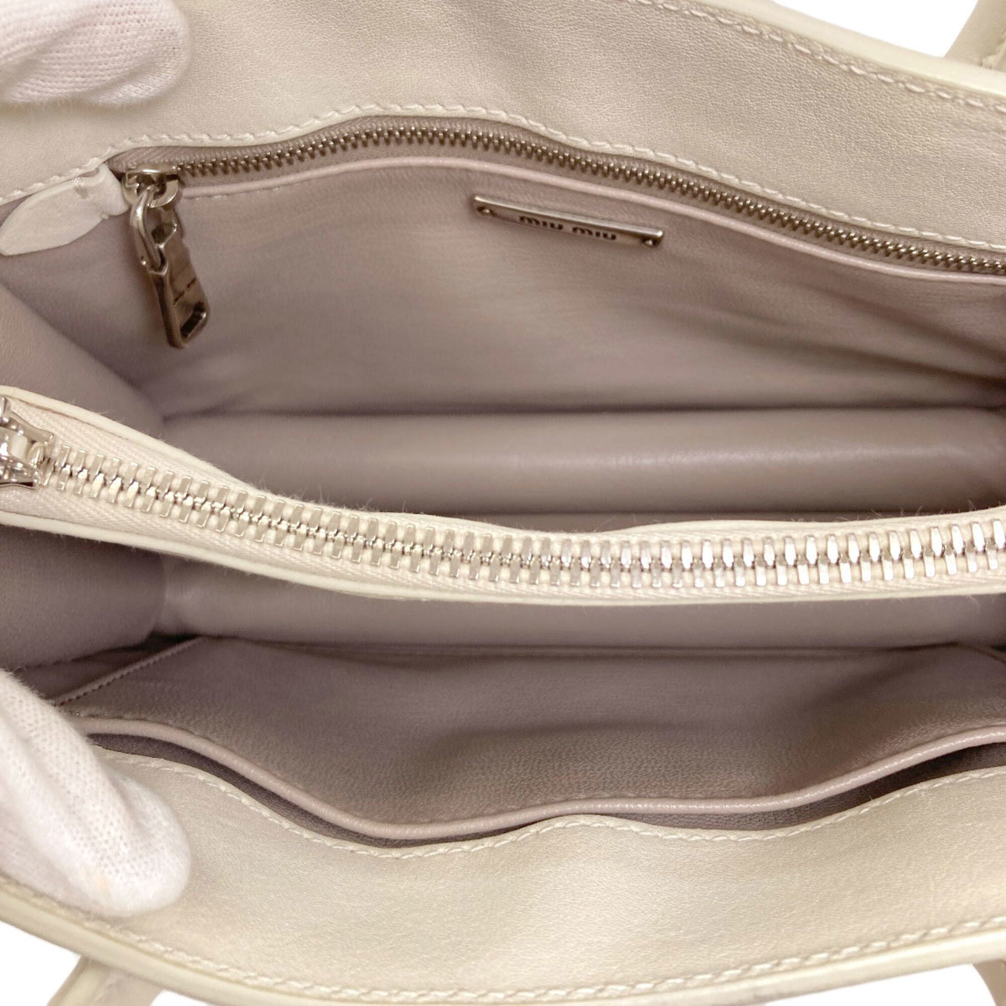 Miu Miu White Leather Handbag (Pre-Owned)