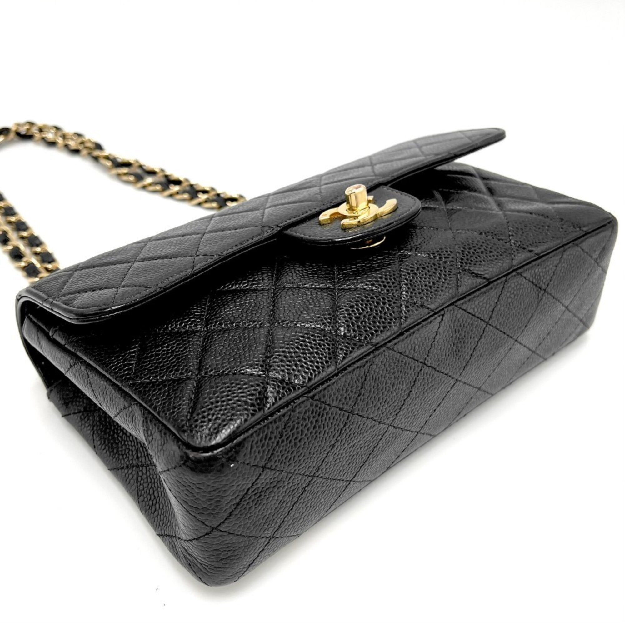 Chanel Matelasse Black Grained Calfskin Shoulder Bag (Pre-Owned)