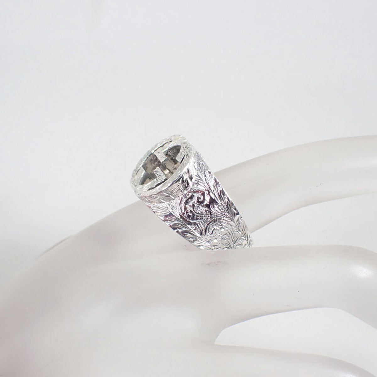 Gucci Sterling Silver 925 Band Ring (Pre-Owned)