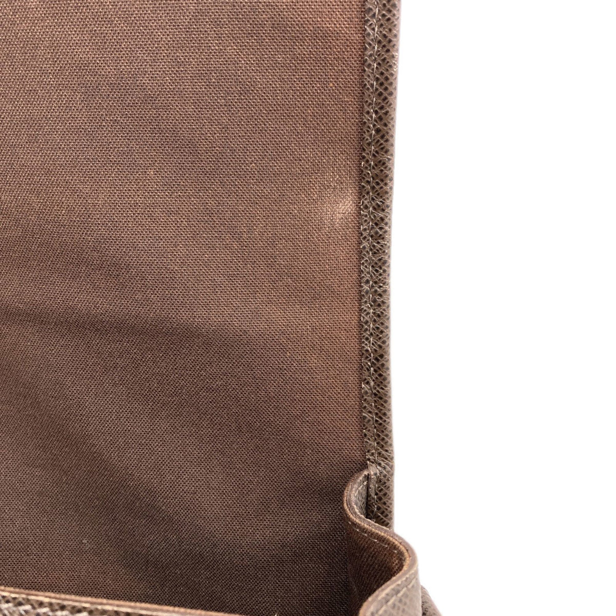 Louis Vuitton Grizzly Taiga Leather Shoulder Bag (Pre-Owned)