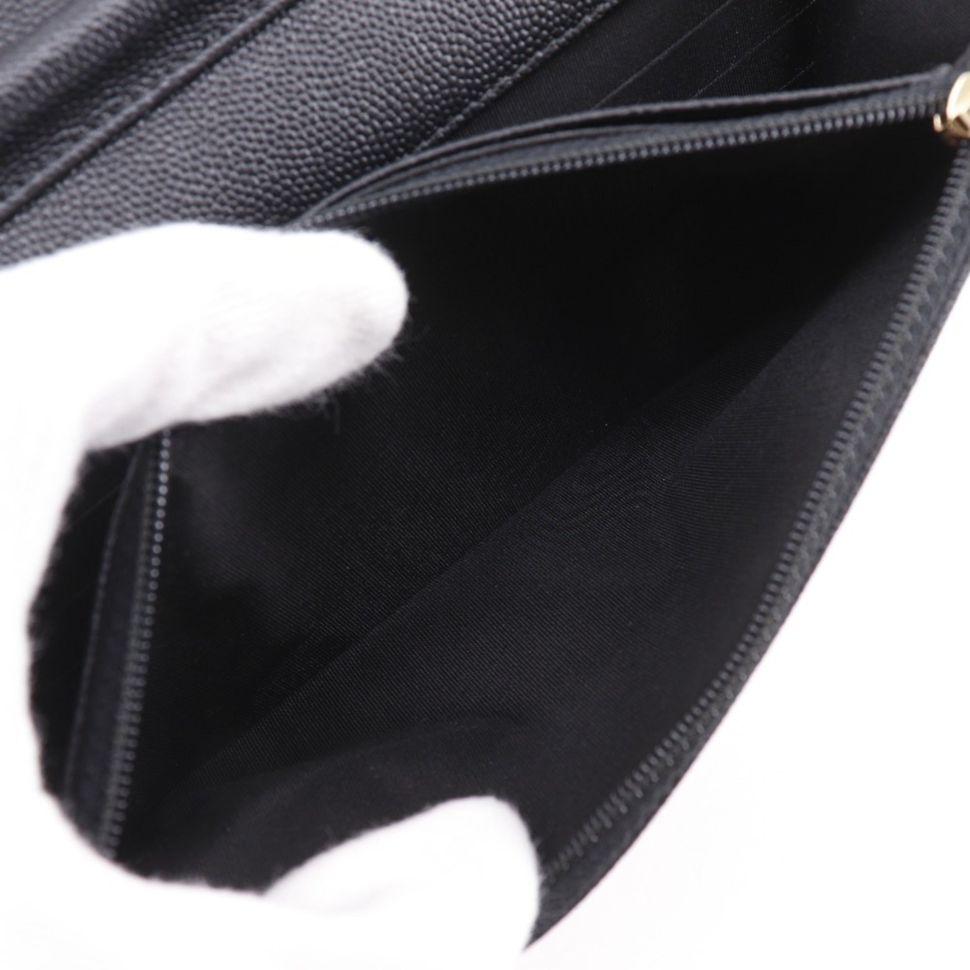 Chanel Black Grained Calfskin Shoulder Bag (Pre-Owned)
