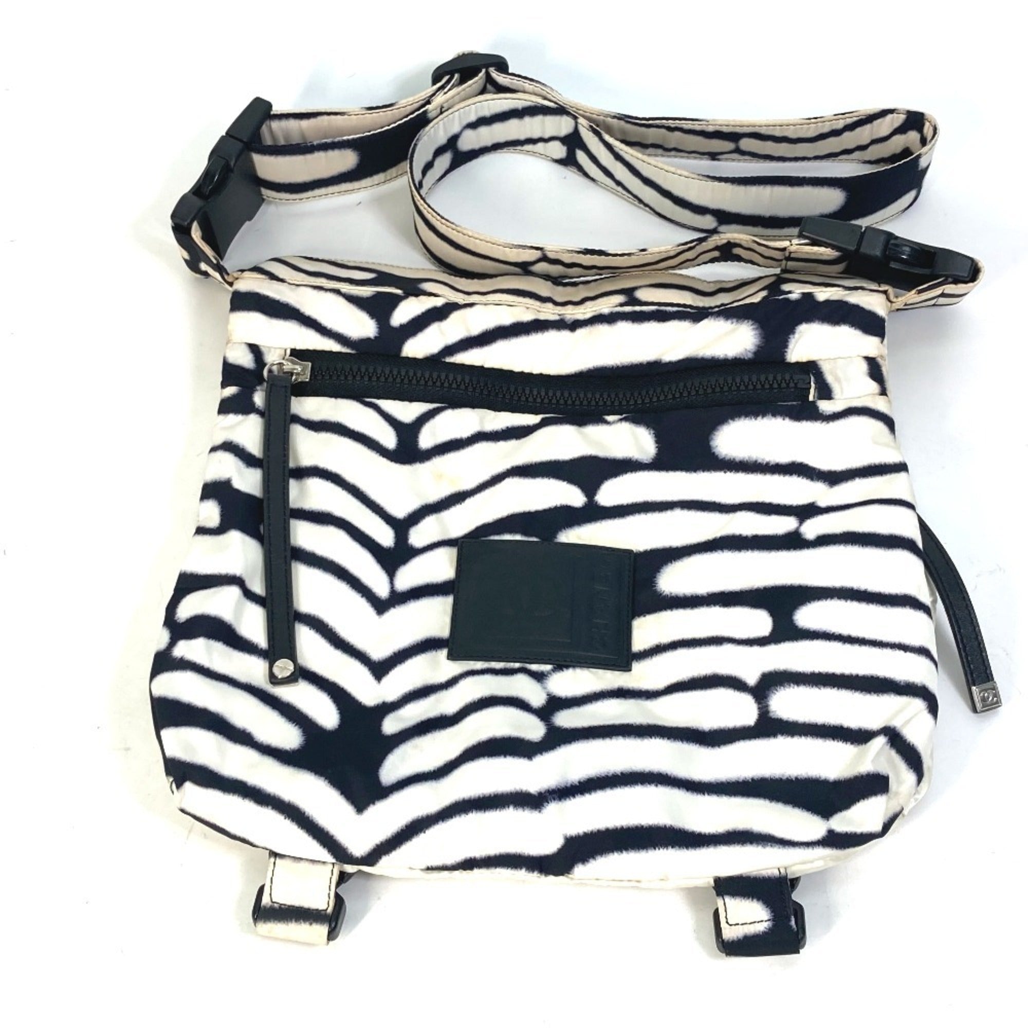 Chanel Sport Black White Nylon Messenger Bag Shoulder Bag (Pre-Owned)