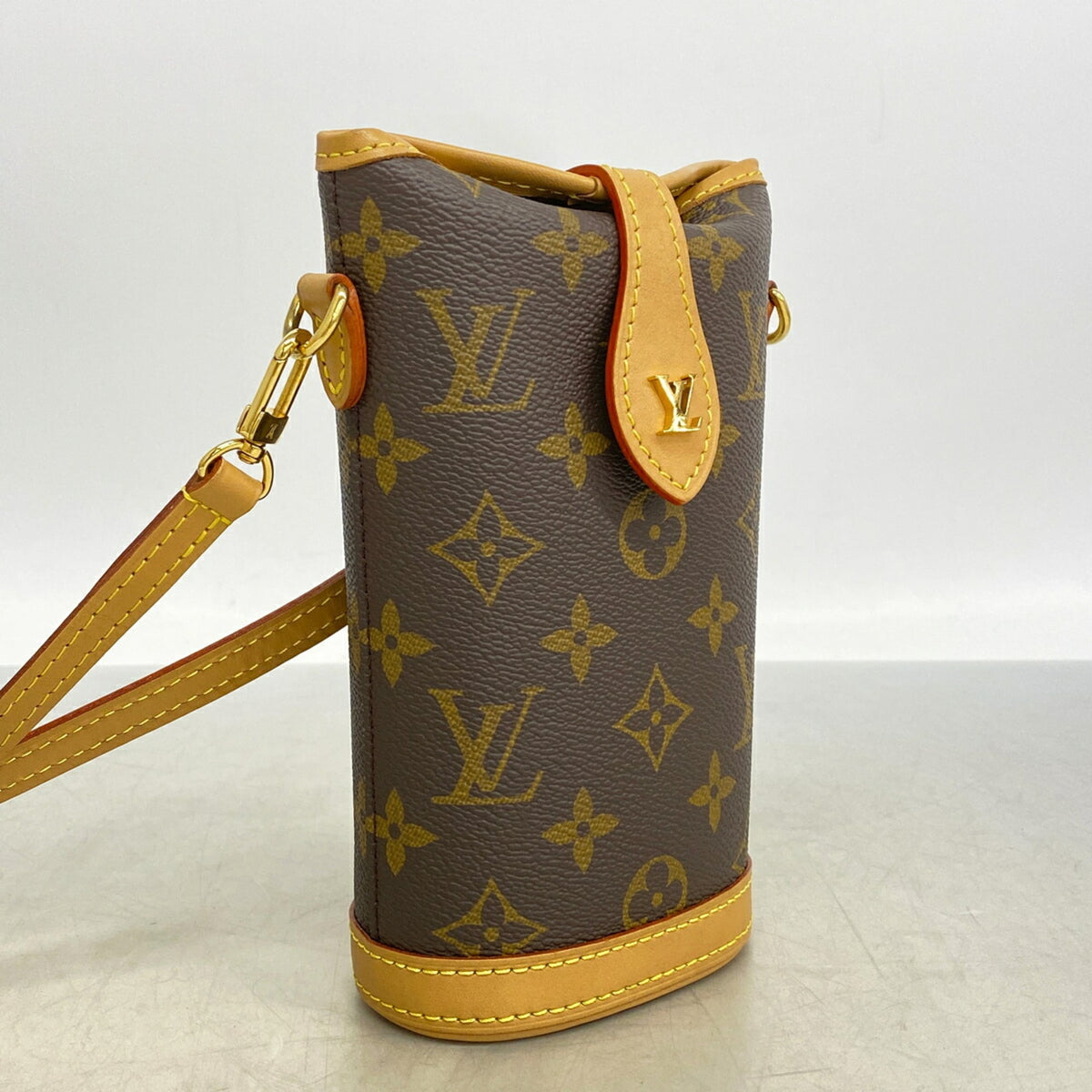 Louis Vuitton Brown Shoulder Bag (Pre-Owned)