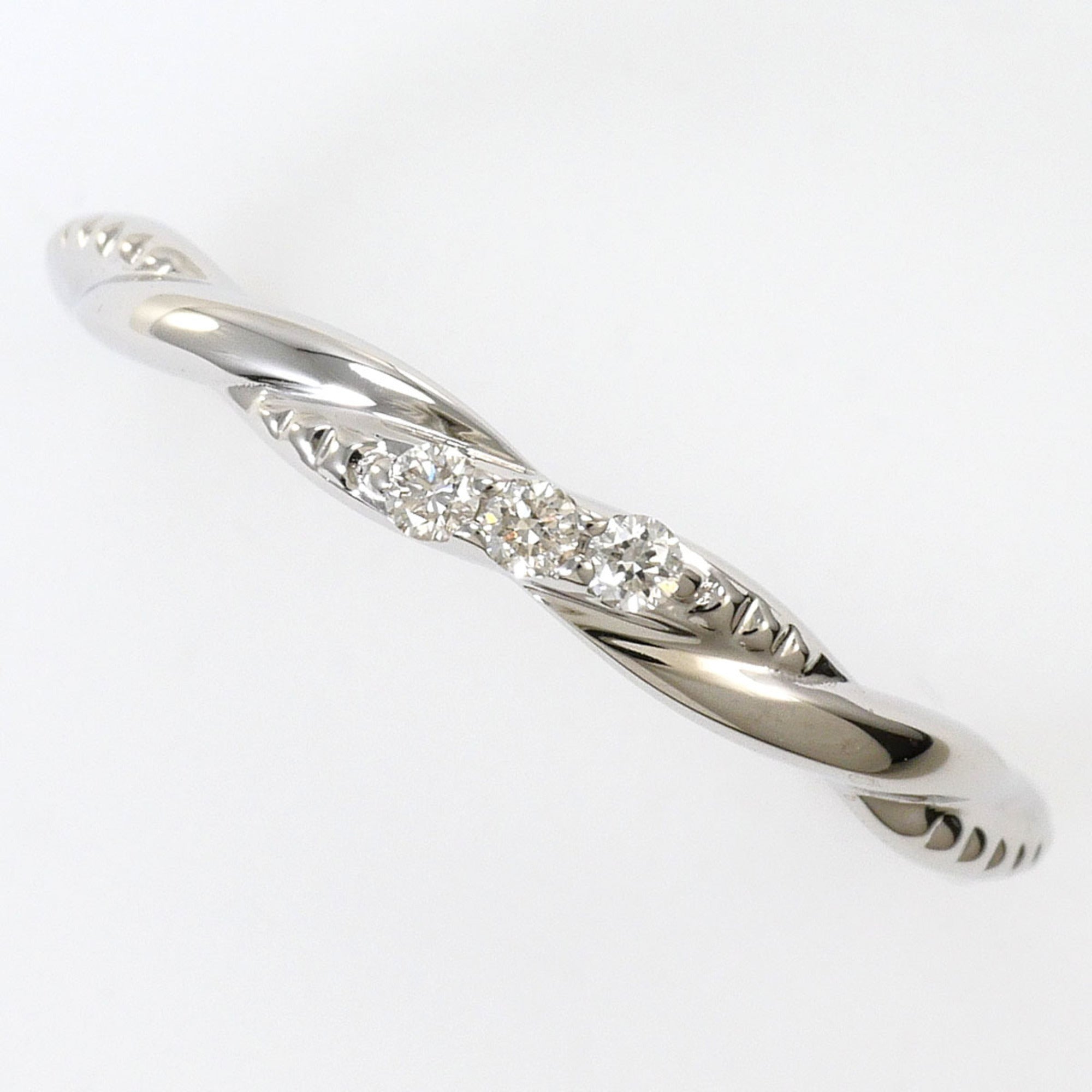 Unbranded White Gold White Gold (10K) Band Ring (Pre-Owned)