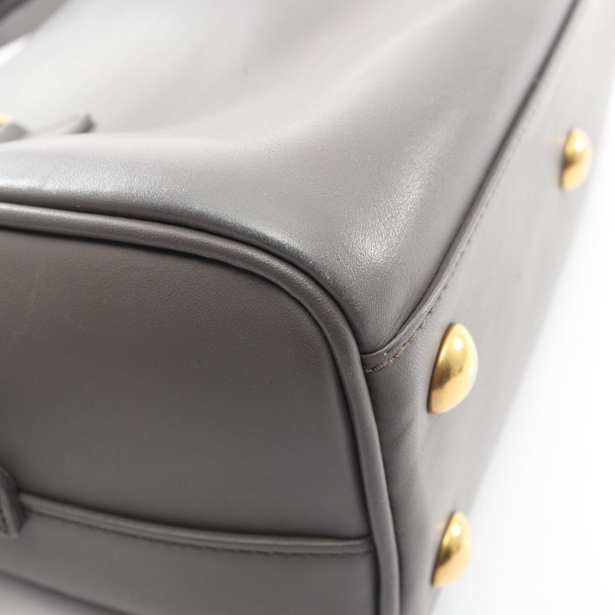 Yves Saint Laurent Gray Leather Handbag (Pre-Owned)