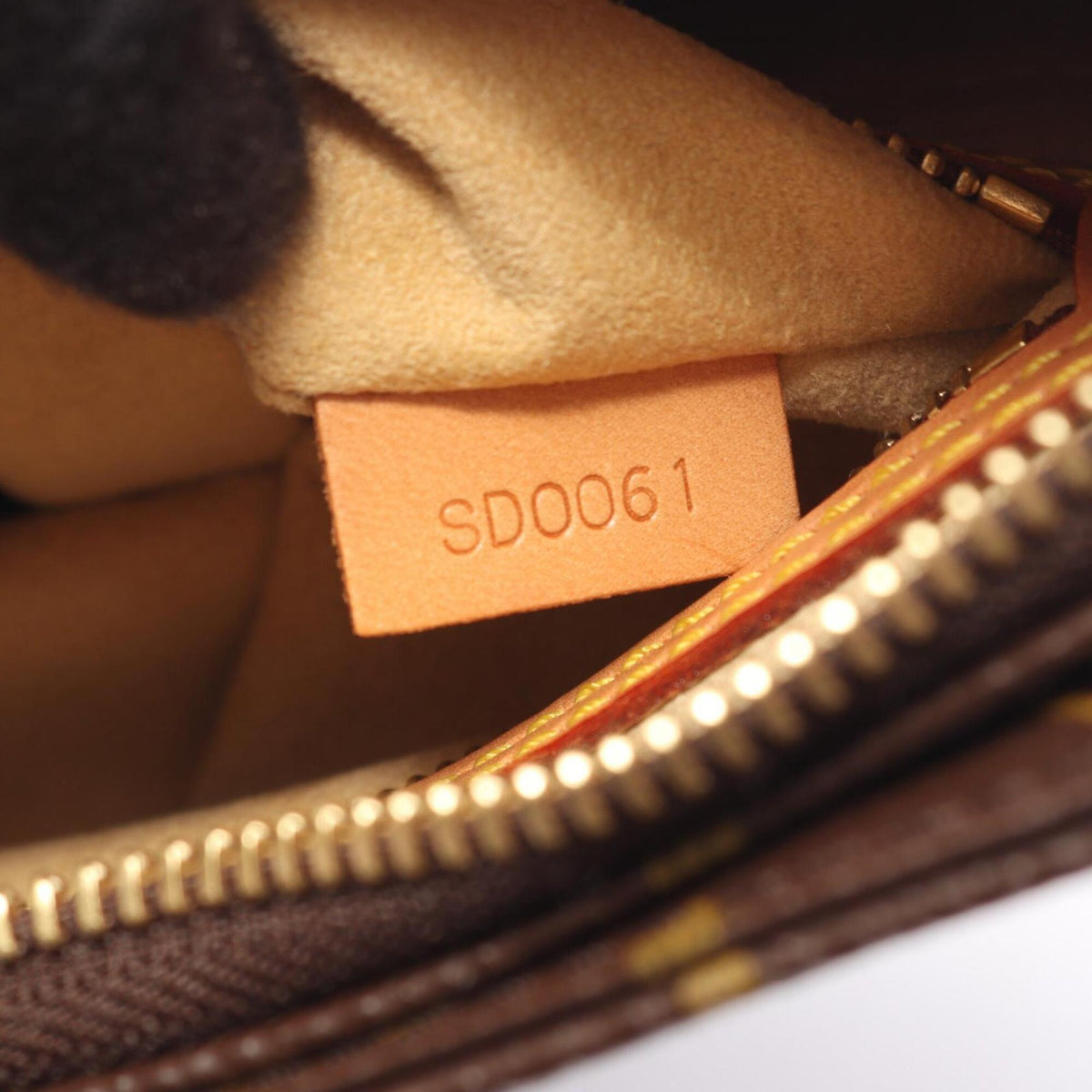 Louis Vuitton Brown Coated Canvas Leather Handbag Shoulder Bag (Pre-Owned)