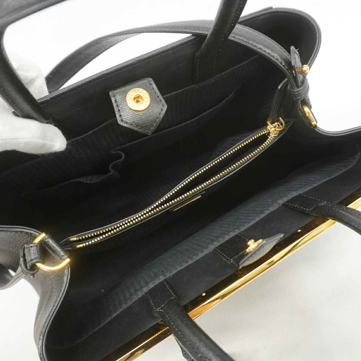 Fendi Black Leather Handbag (Pre-Owned)