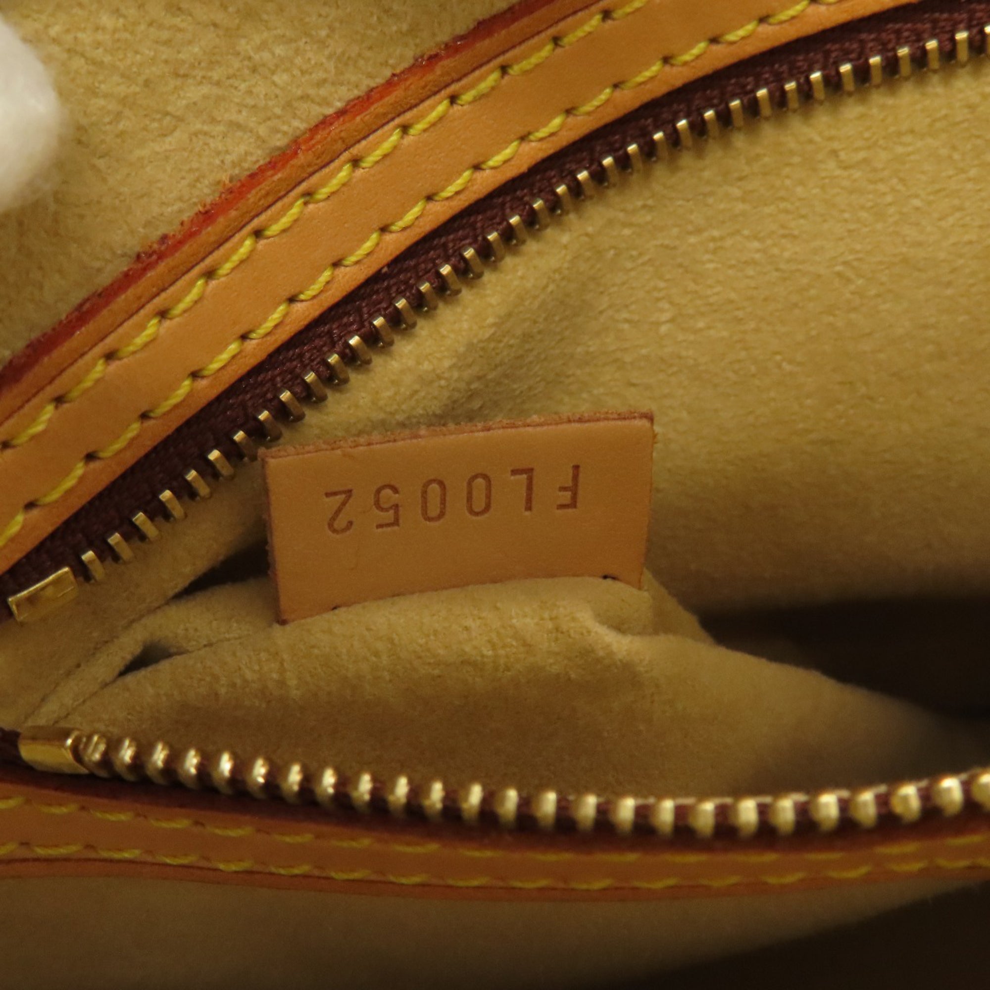Louis Vuitton Monogram Monogram Shoulder Bag (Pre-Owned)