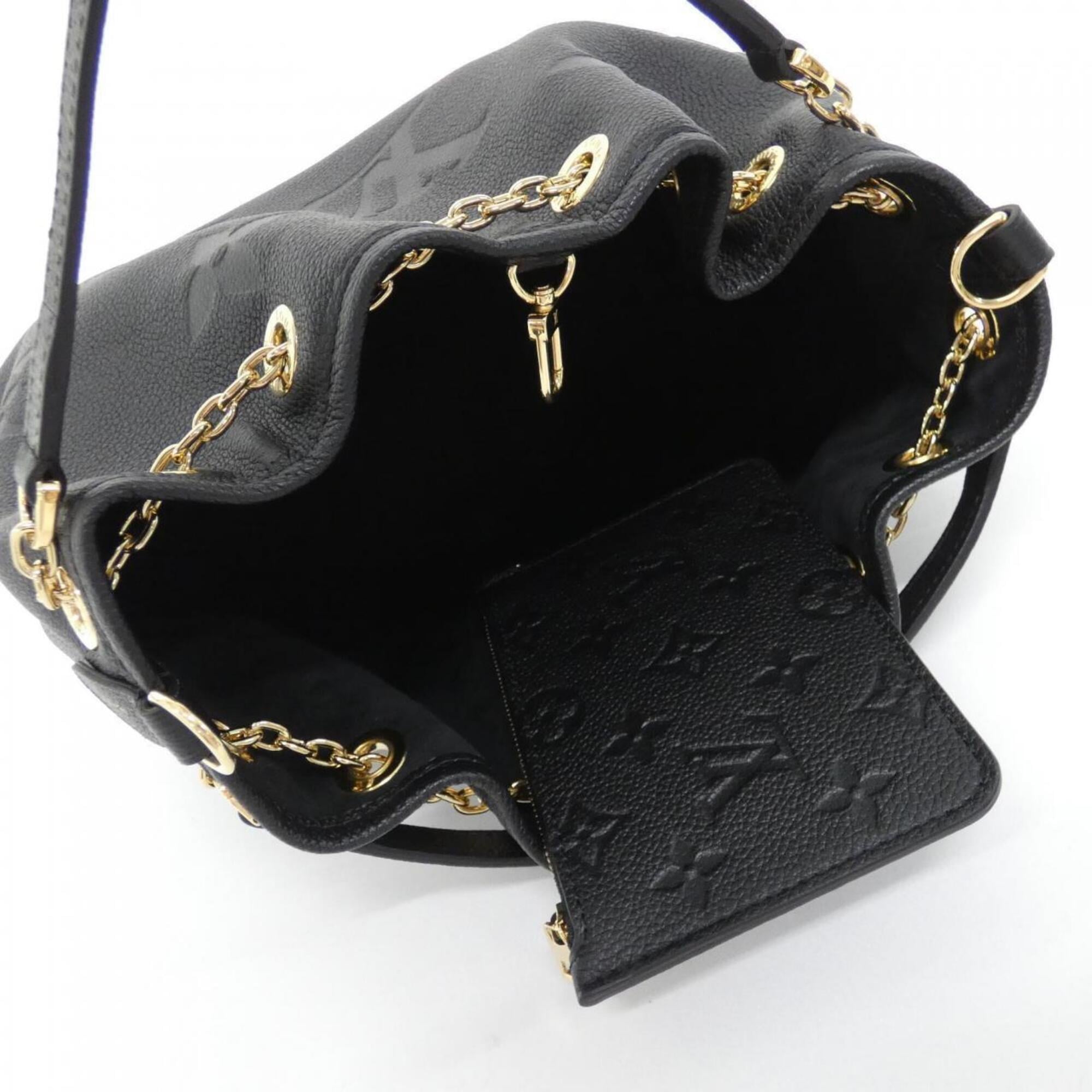 Louis Vuitton Black Leather Handbag (Pre-Owned)