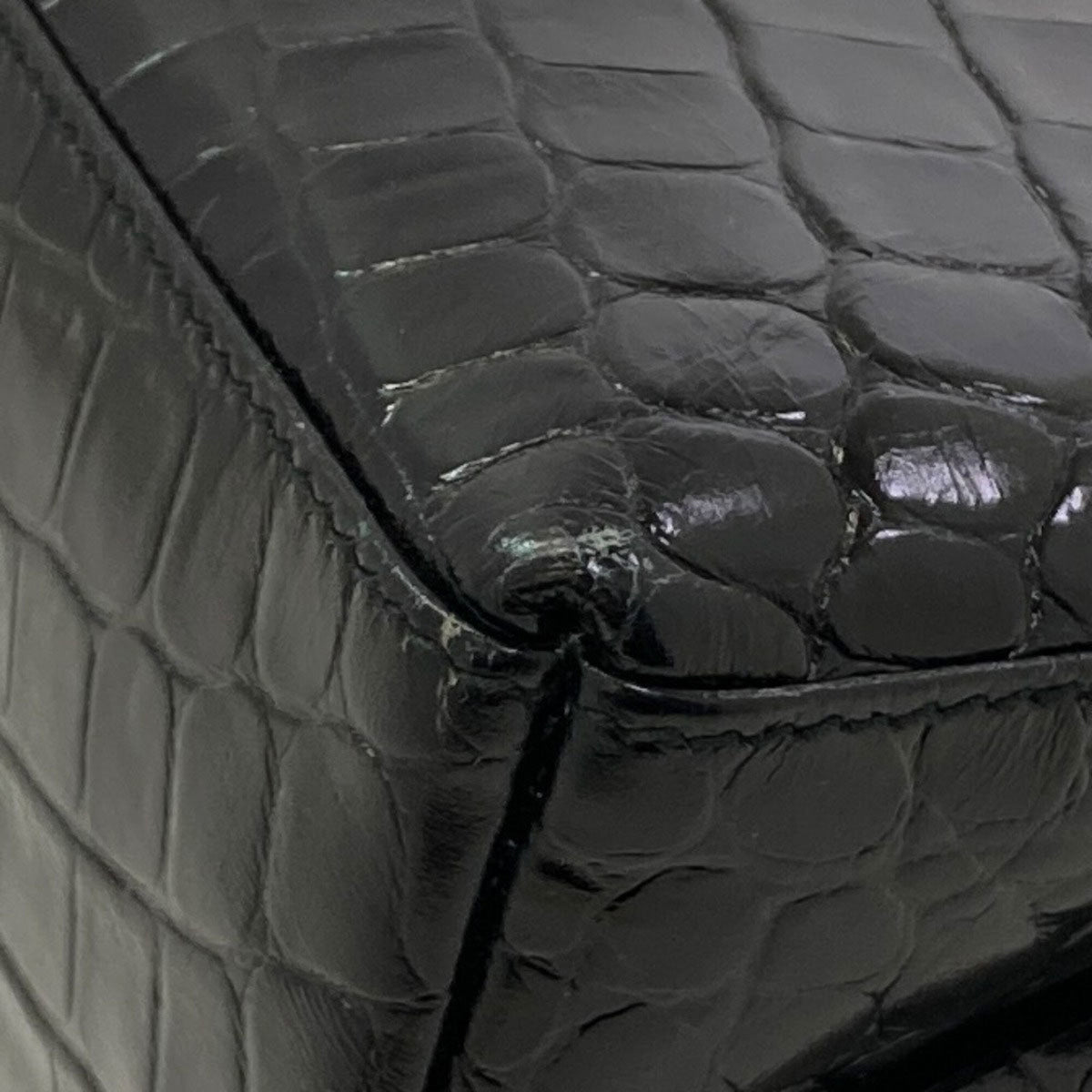 Salvatore Ferragamo Black Leather Handbag (Pre-Owned)