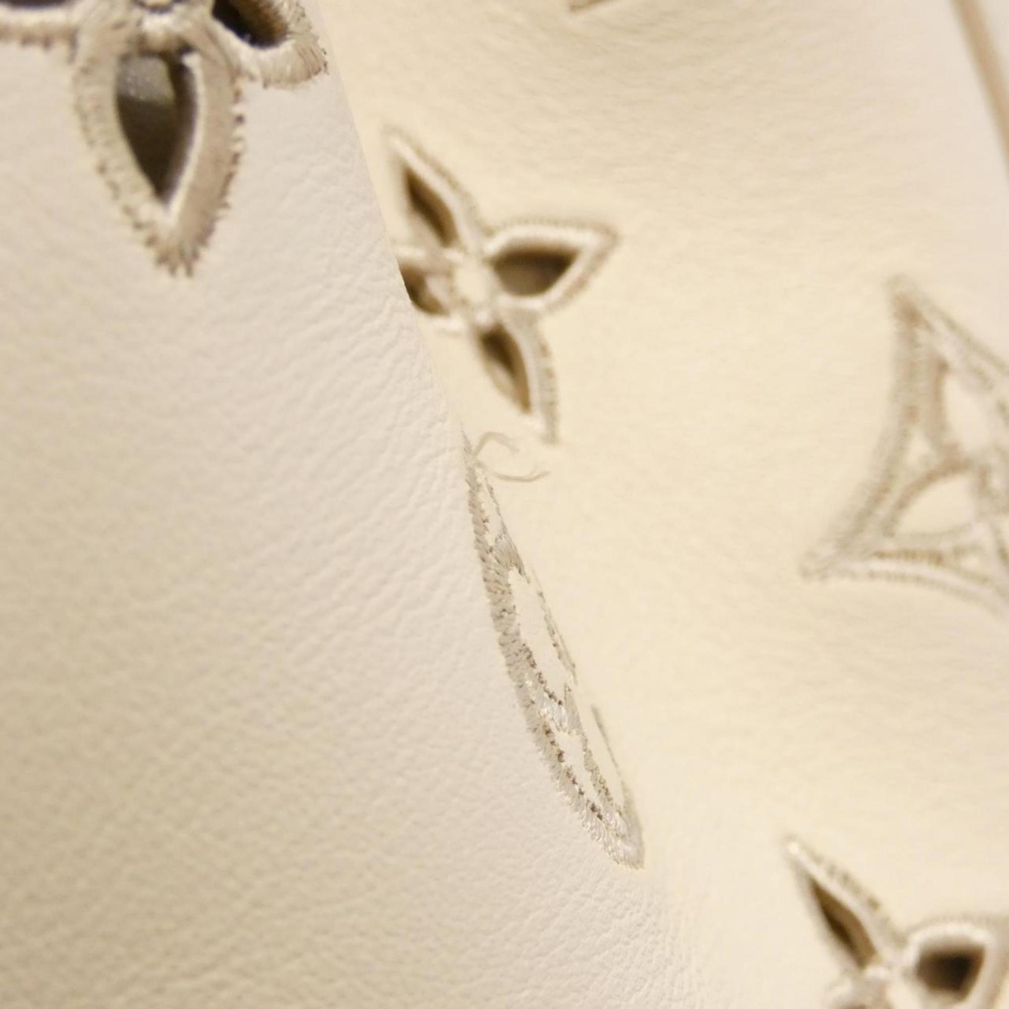 Louis Vuitton Beige Leather Shoulder Bag (Pre-Owned)